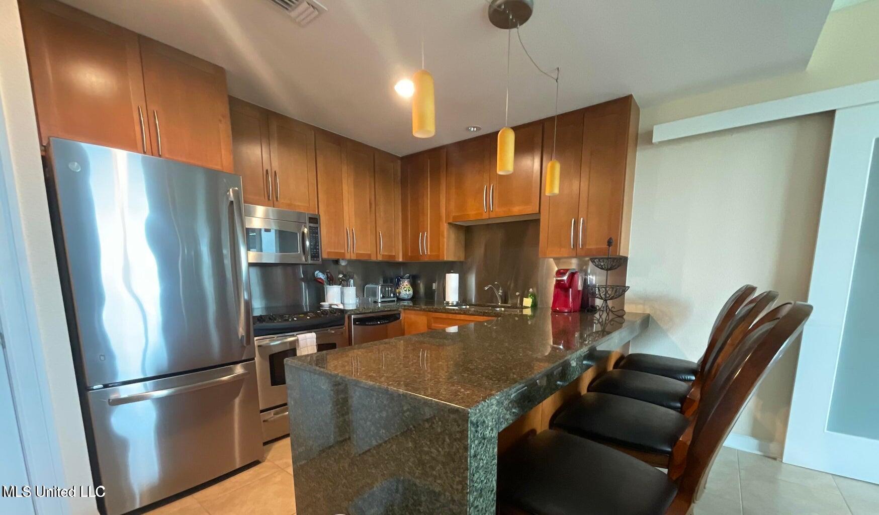 2060 Beach Boulevard Property Photo 5