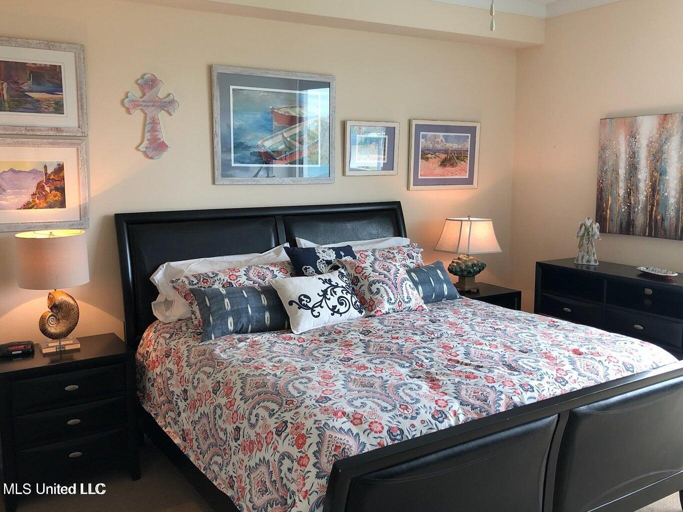 2060 Beach Boulevard Property Photo 6