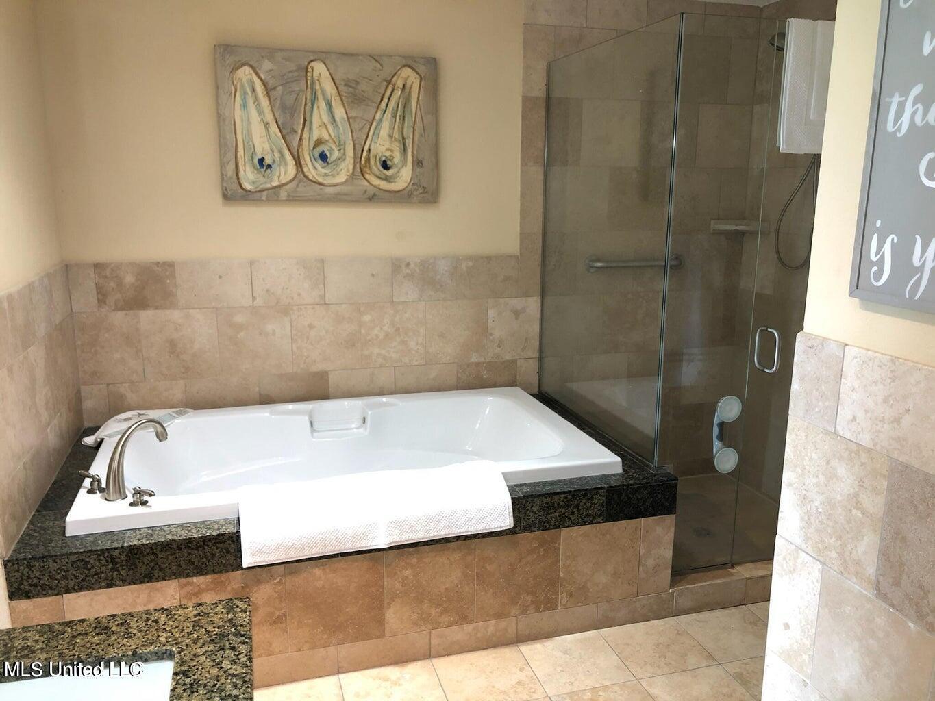 2060 Beach Boulevard Property Photo 7