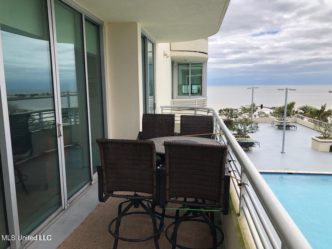 2060 Beach Boulevard Property Photo 15