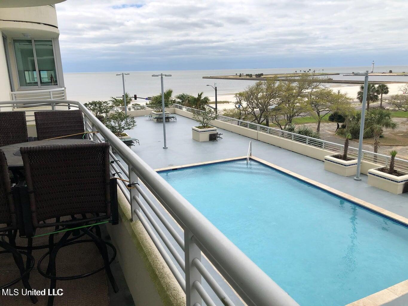2060 Beach Boulevard Property Photo 16