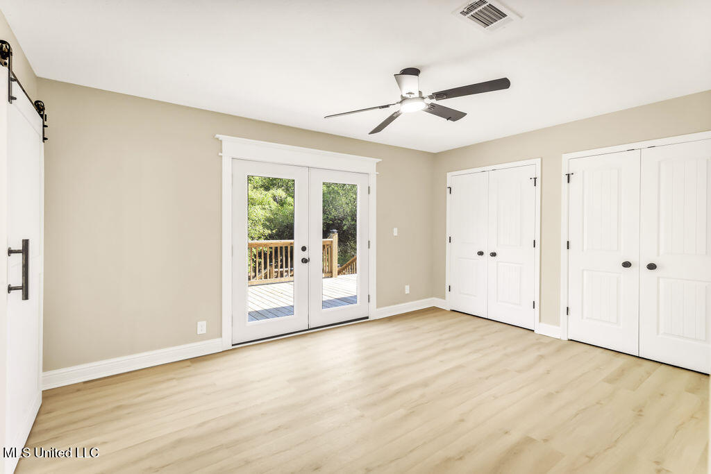 749 E North Street Property Photo 6