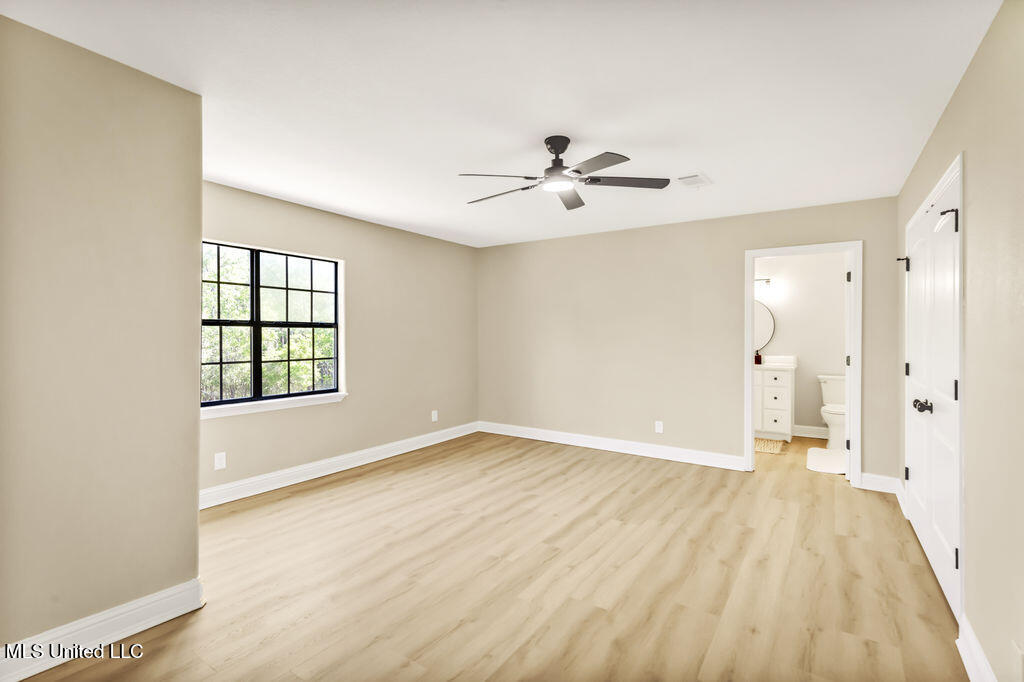 749 E North Street Property Photo 10