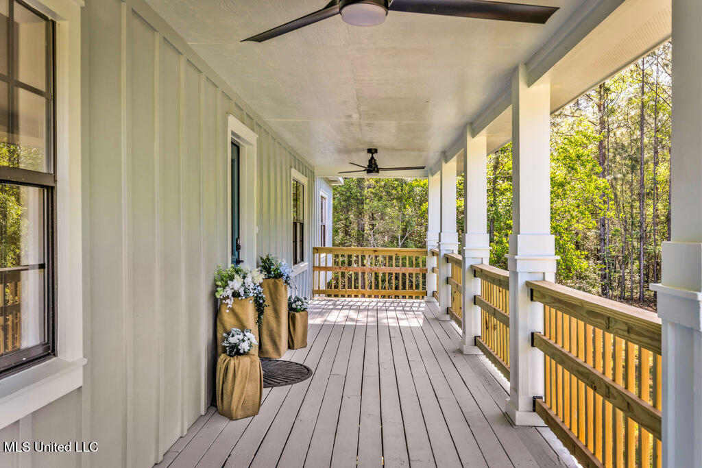 749 E North Street Property Photo 19