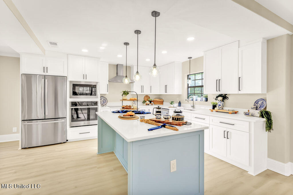 749 E North Street Property Photo 28