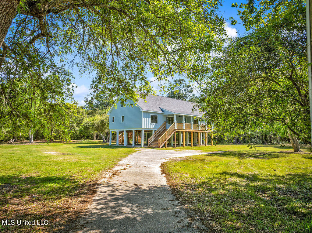 749 E North Street Property Photo 30