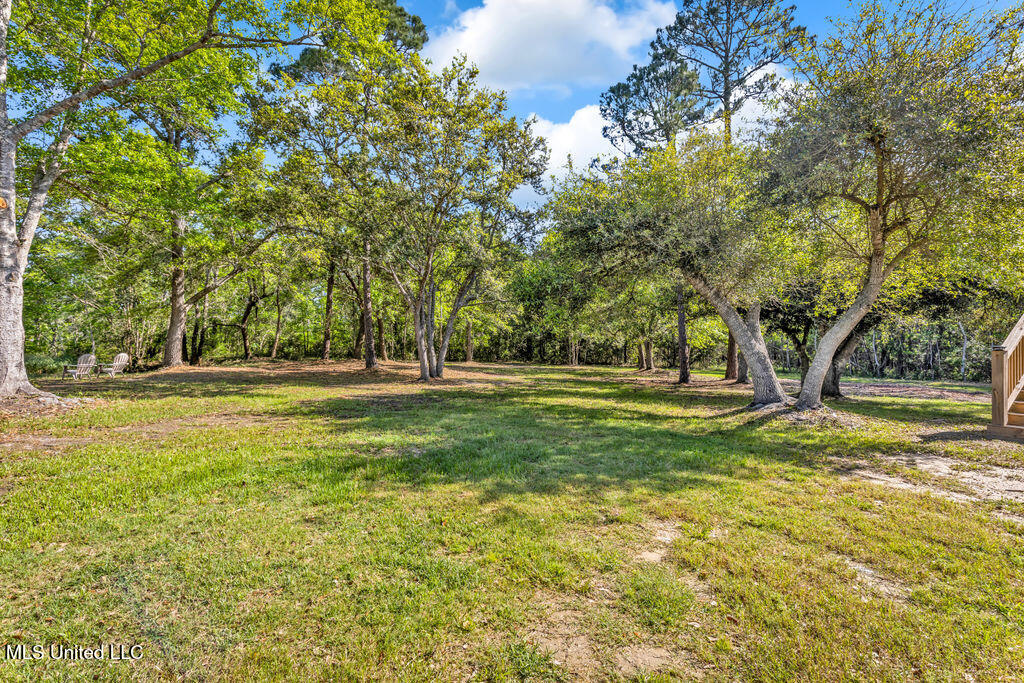 749 E North Street Property Photo 32