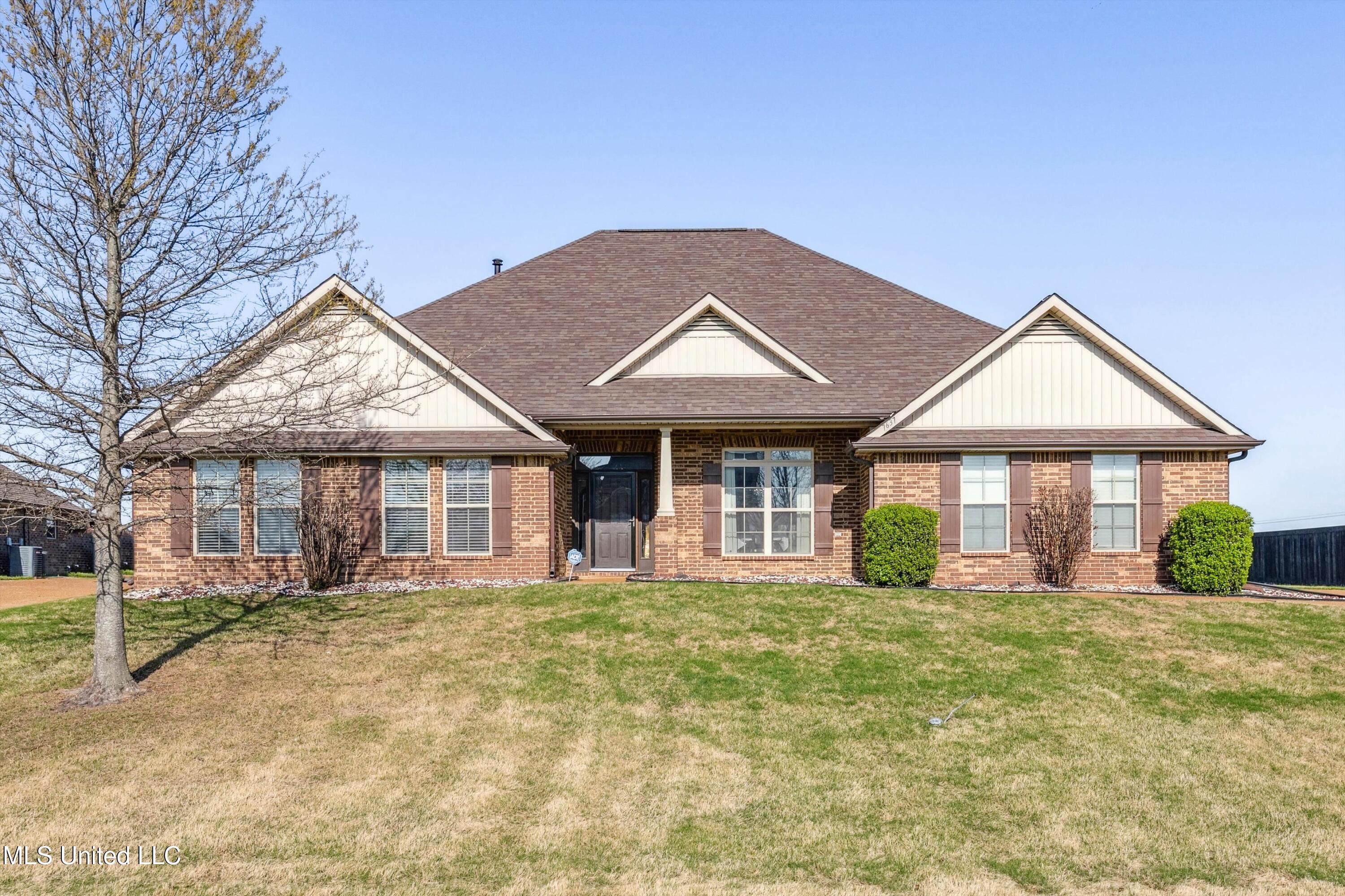 7637 Wisteria Drive Property Photo 1