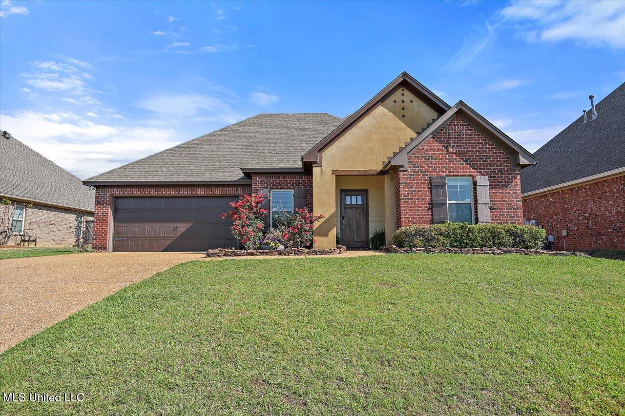 1004 Abundance Place Property Photo 1