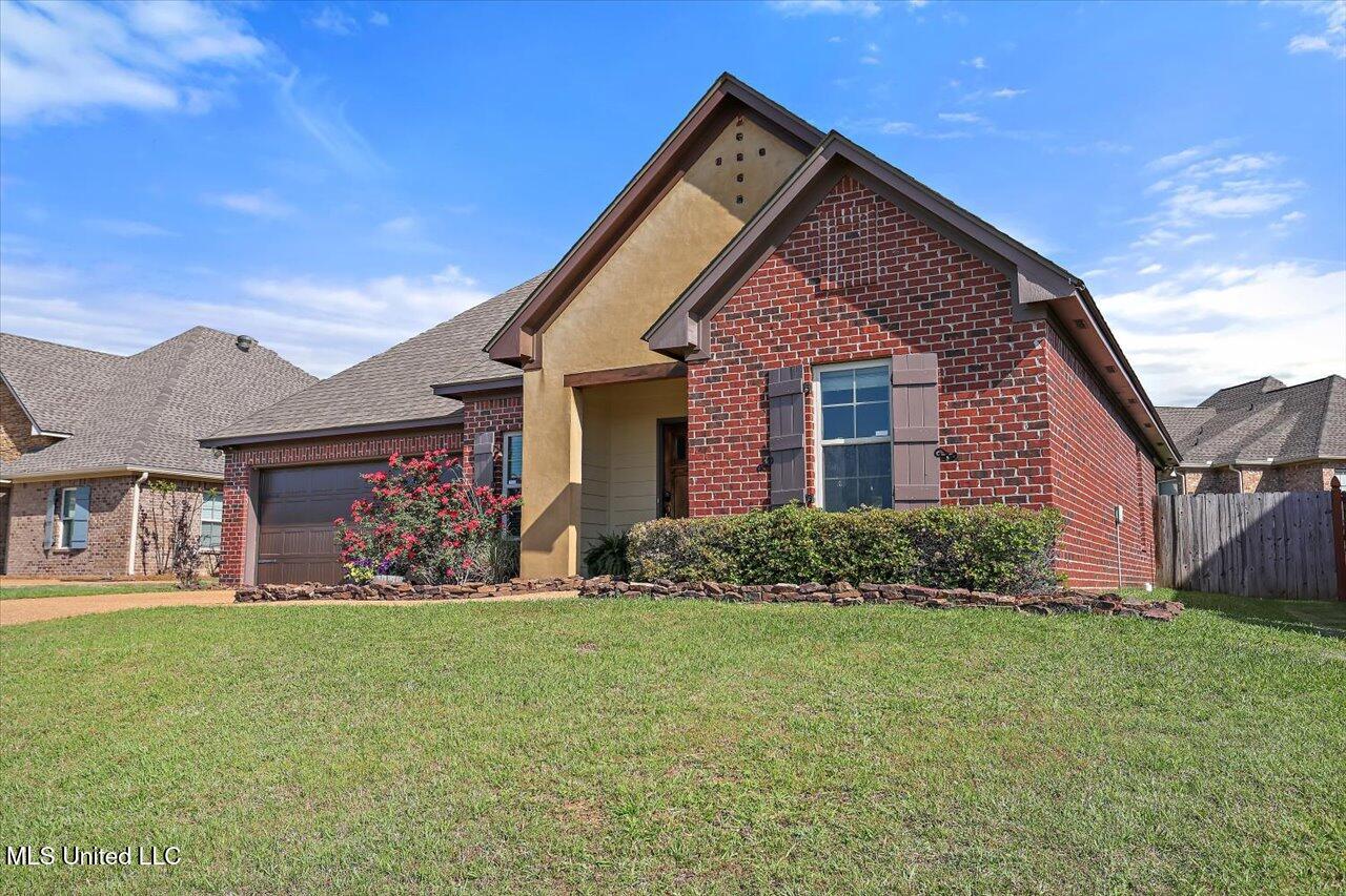 1004 Abundance Place Property Photo 2