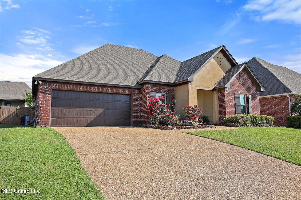 1004 Abundance Place Property Photo 3