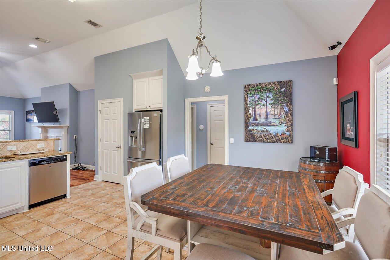 1004 Abundance Place Property Photo 16
