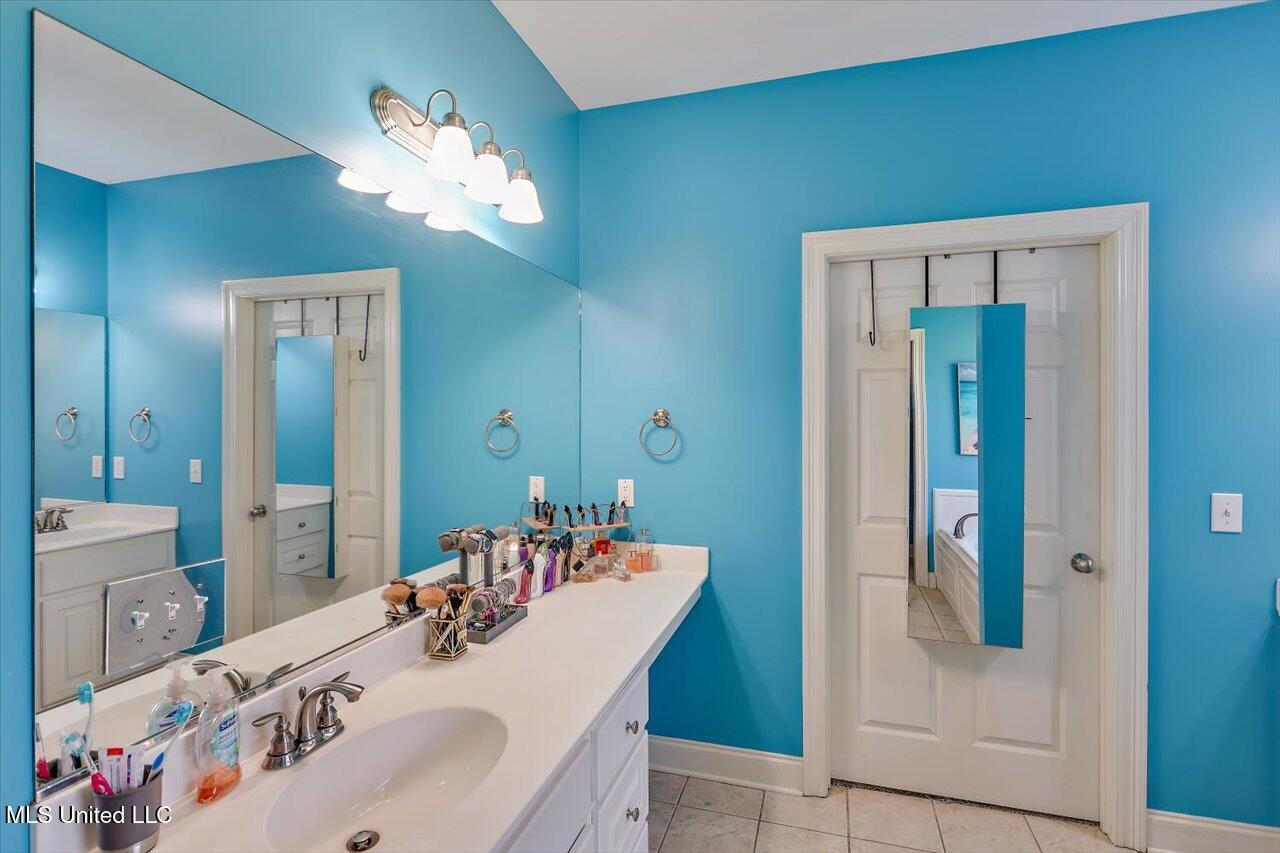 1004 Abundance Place Property Photo 20