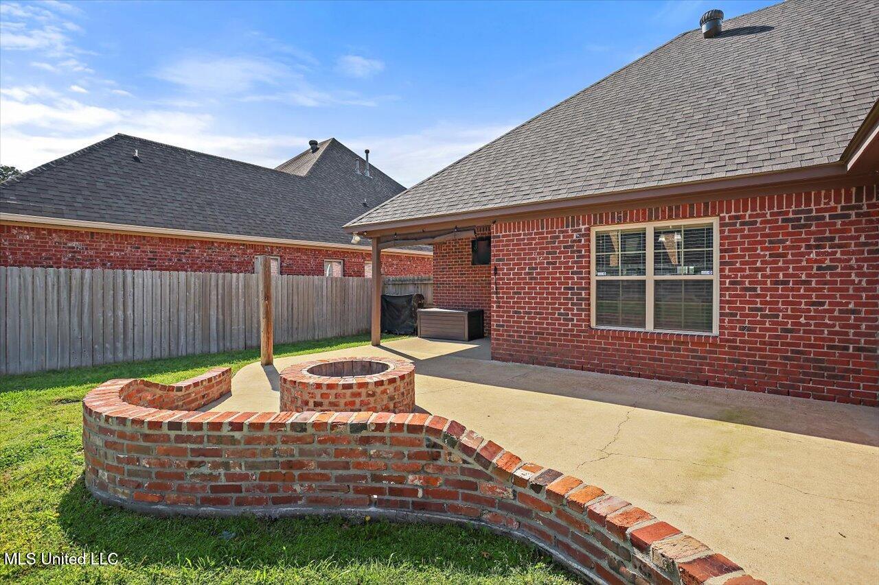 1004 Abundance Place Property Photo 27