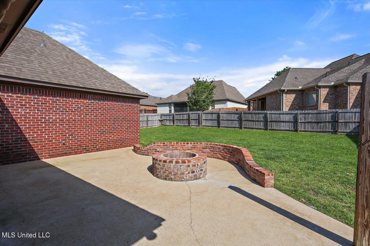 1004 Abundance Place Property Photo 28