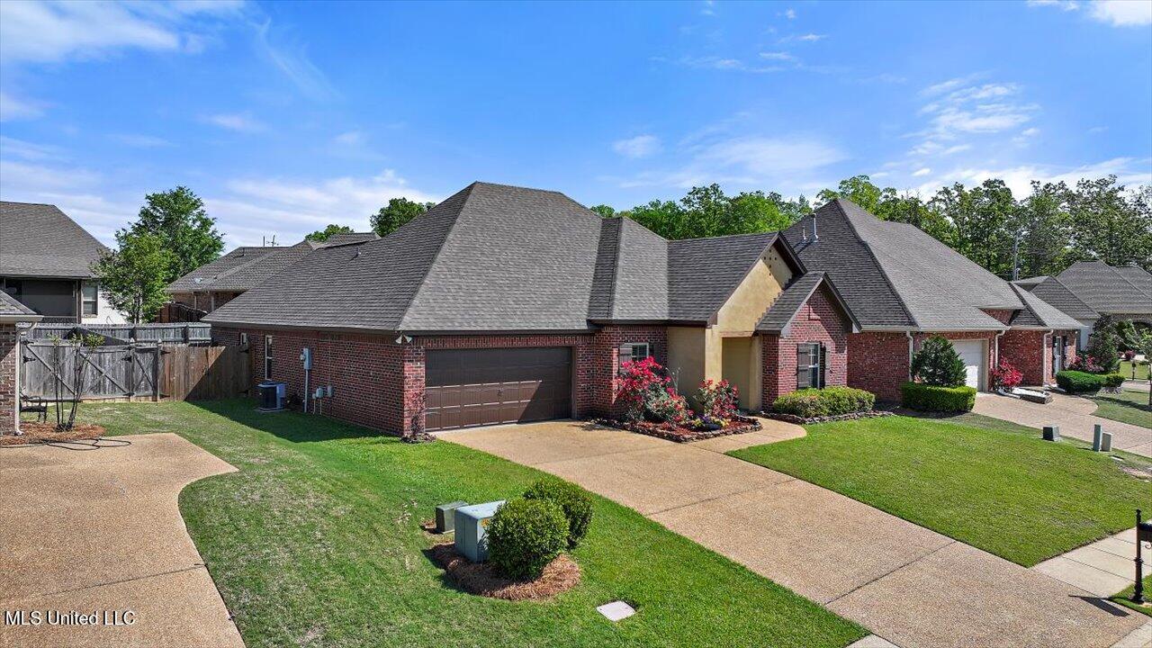 1004 Abundance Place Property Photo 33