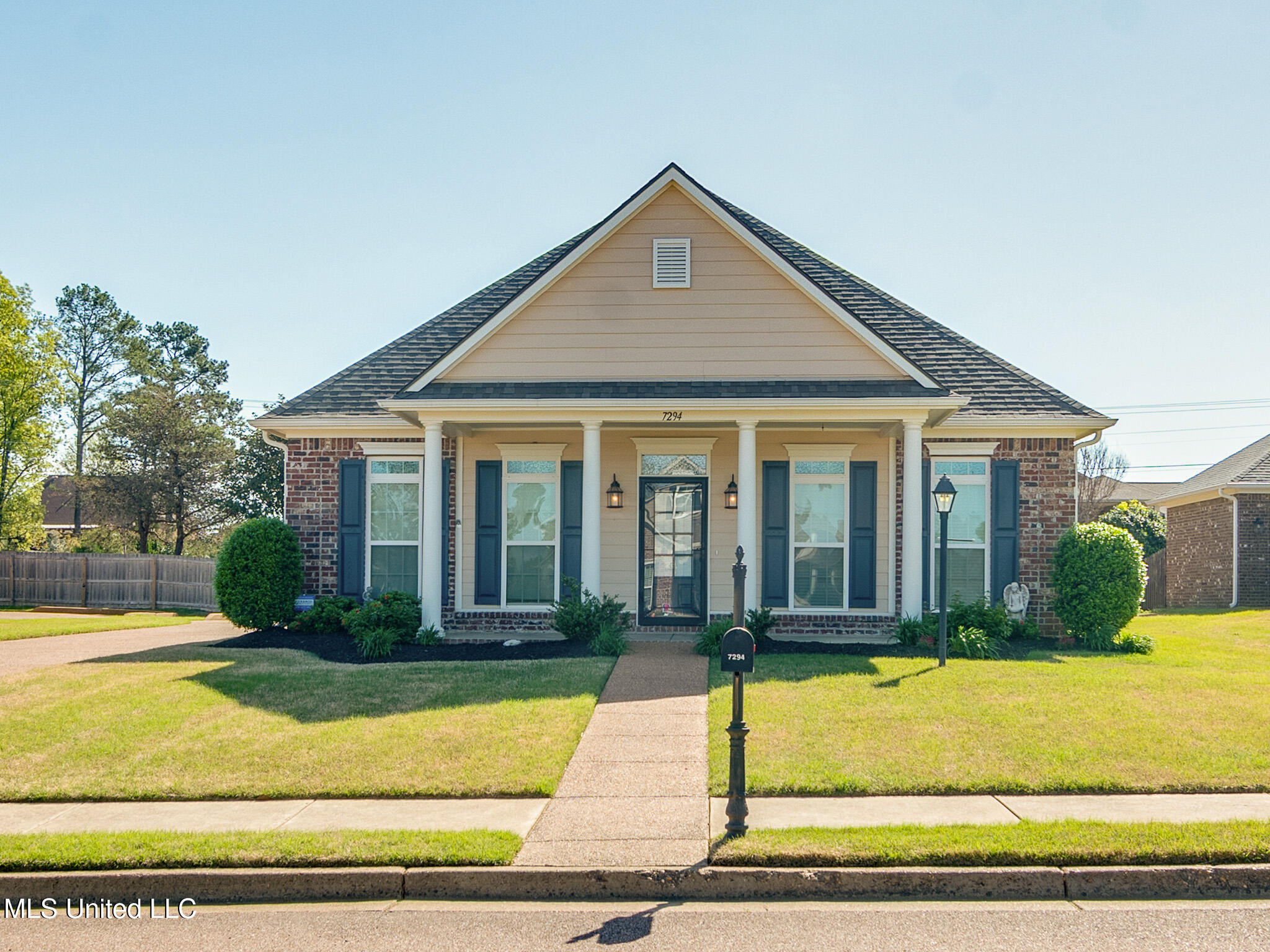 7294 Wind Drive Property Photo 1