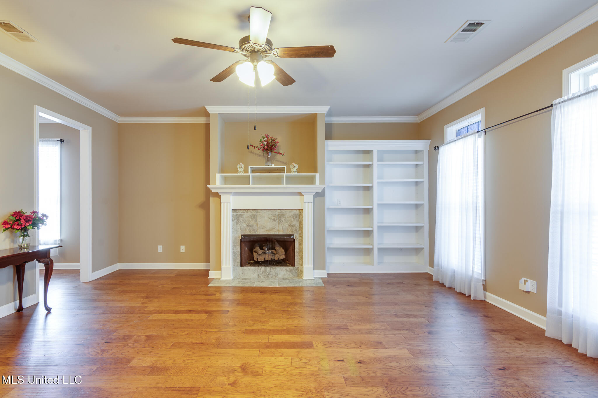 7294 Wind Drive Property Photo 3