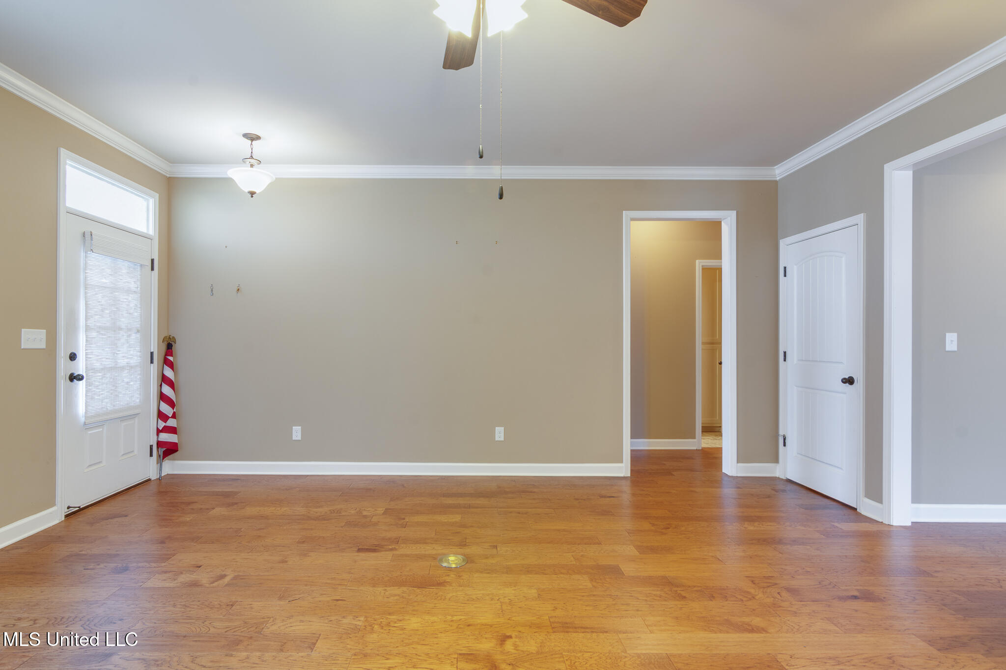 7294 Wind Drive Property Photo 6