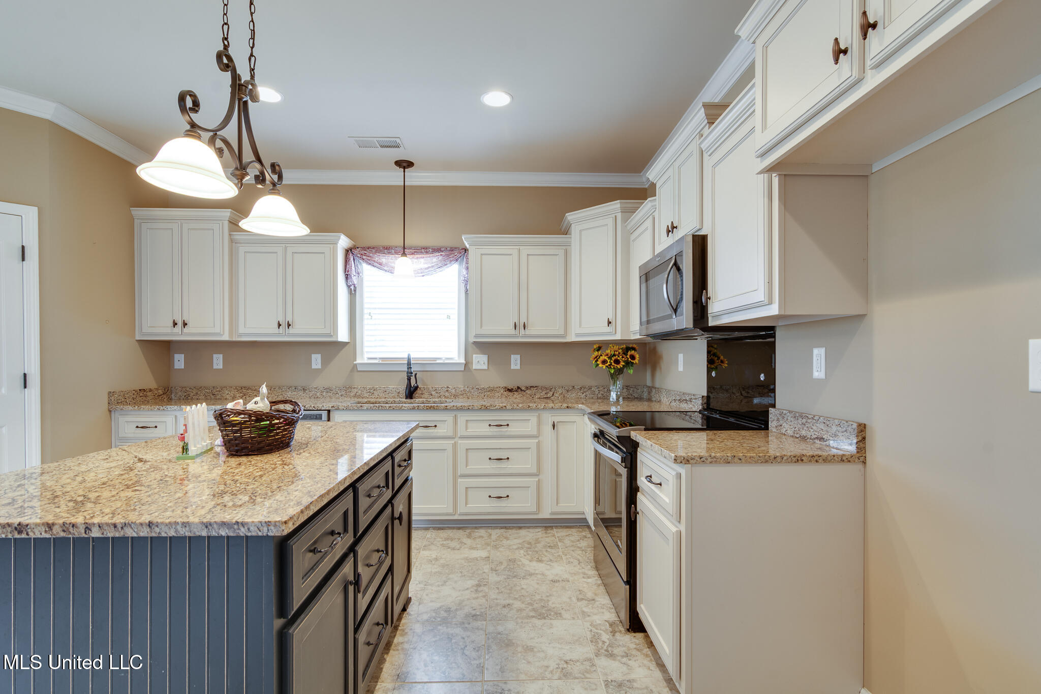 7294 Wind Drive Property Photo 10