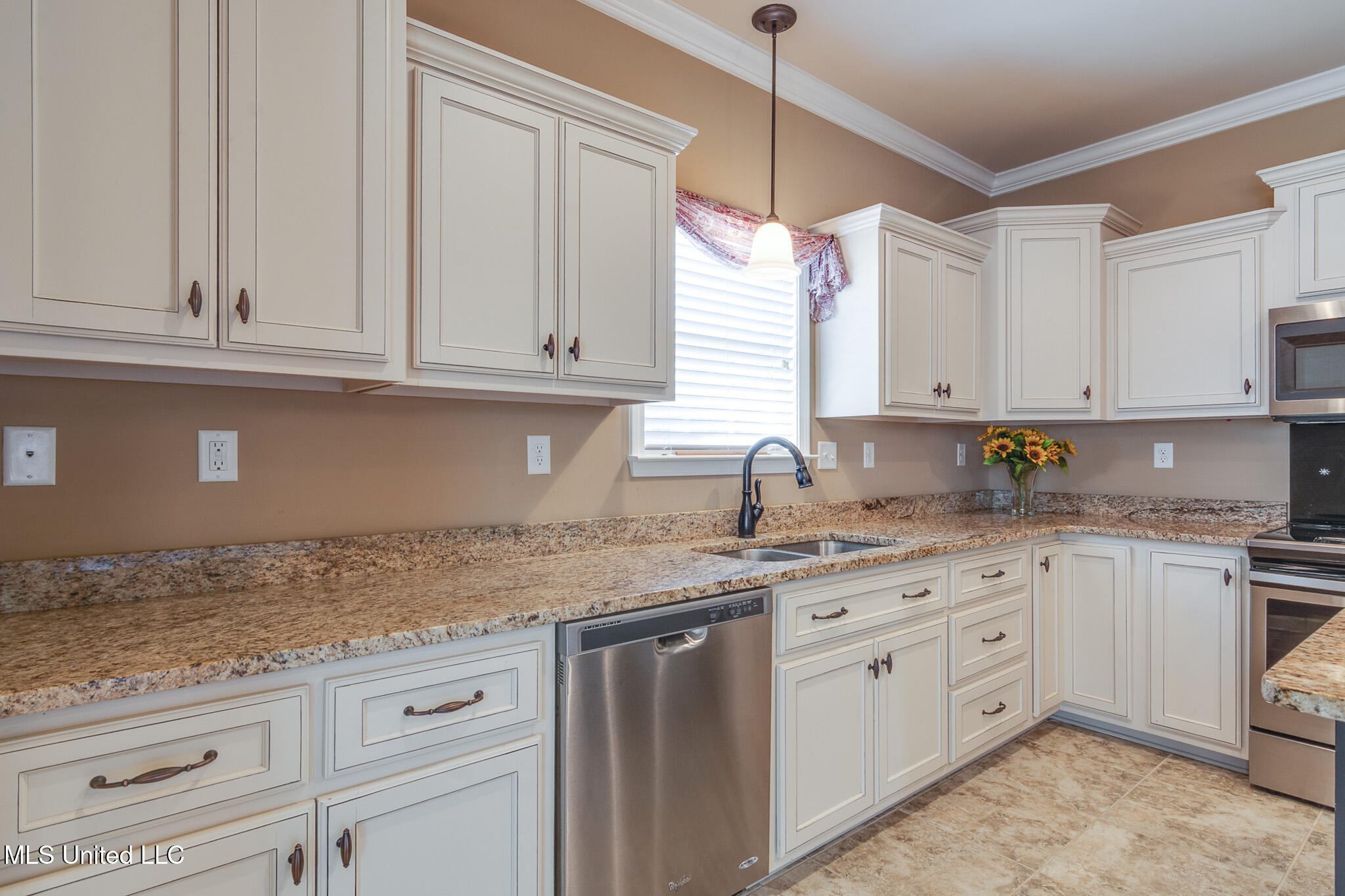 7294 Wind Drive Property Photo 11