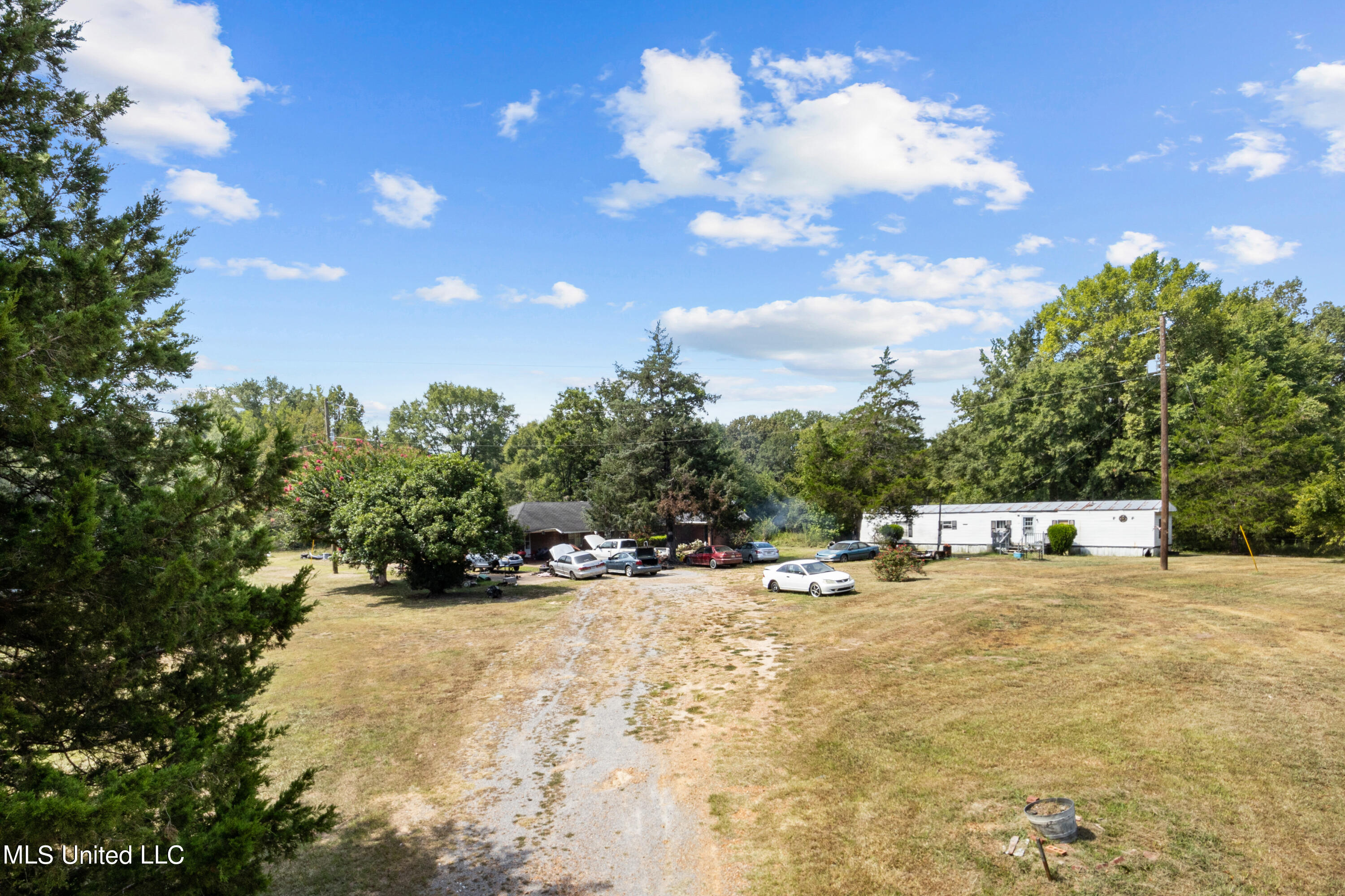 325 Loring Road Property Photo 2