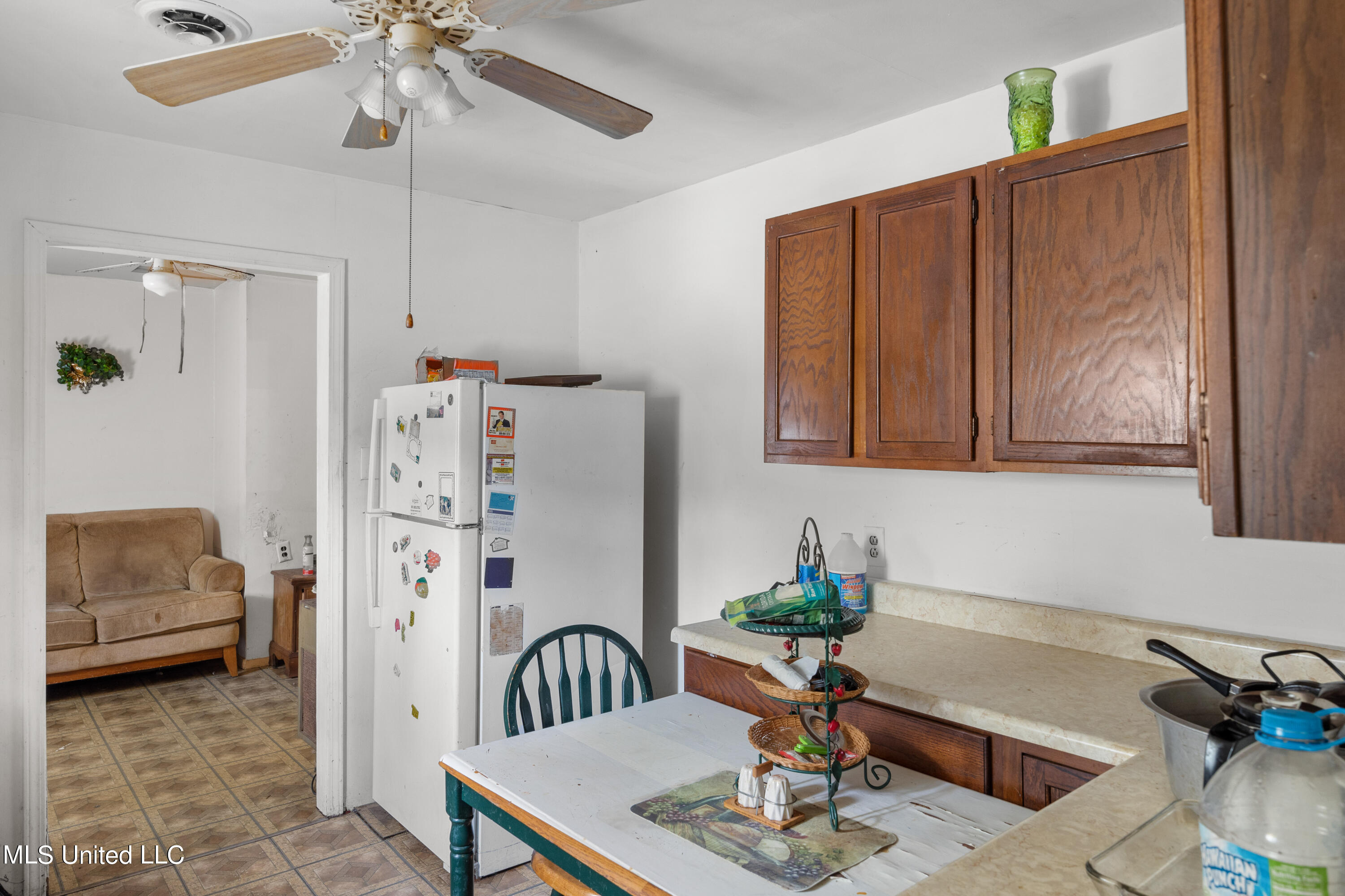 325 Loring Road Property Photo 9