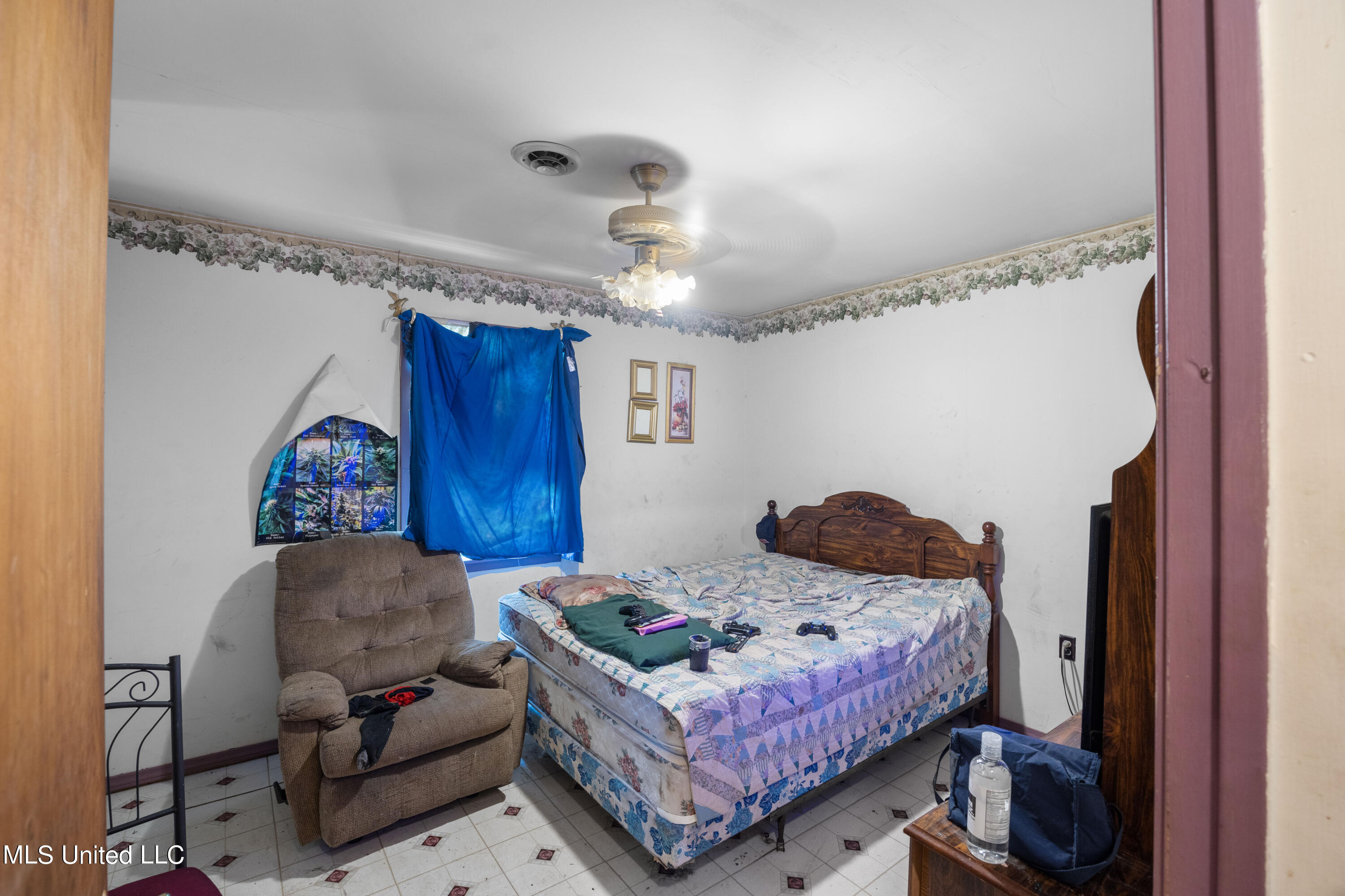 325 Loring Road Property Photo 13