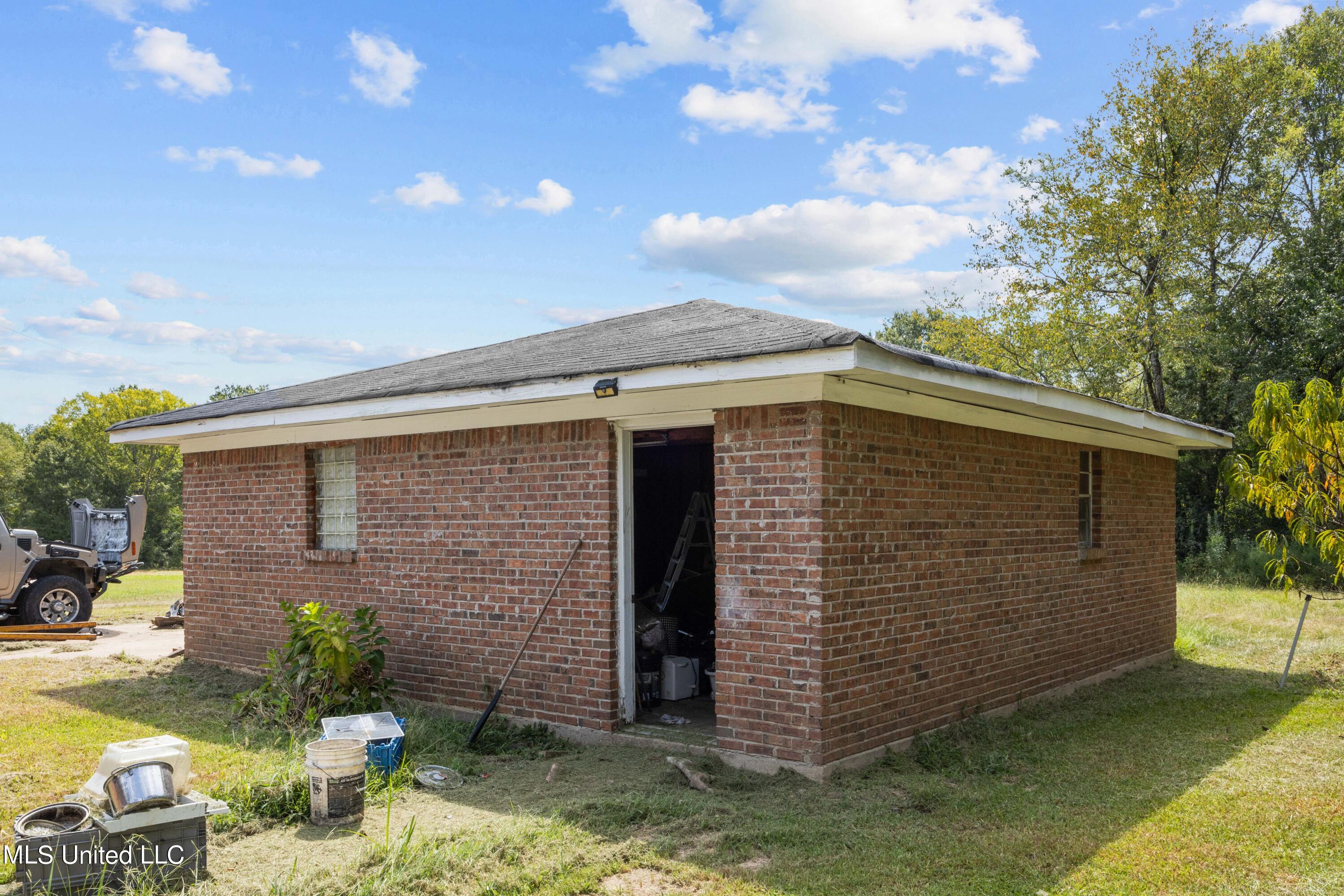 325 Loring Road Property Photo 23