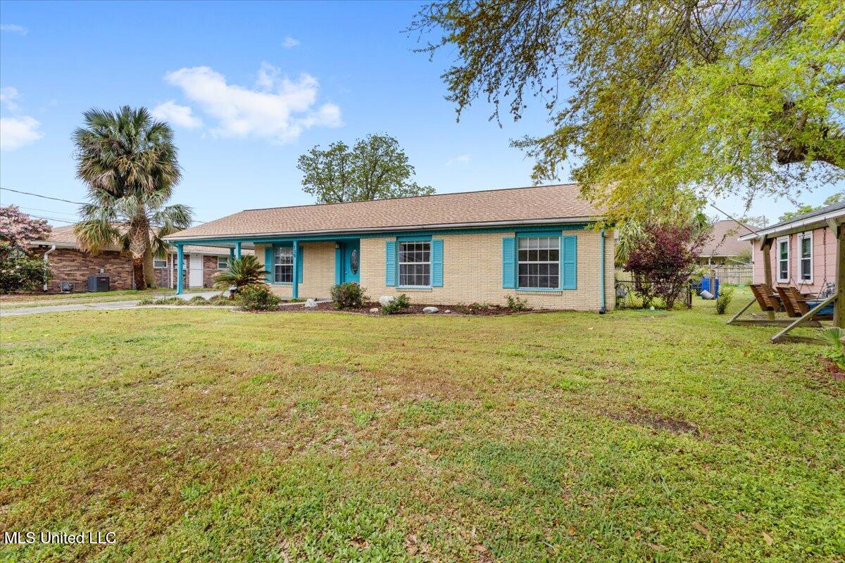 139 Beachview Avenue Property Photo 2