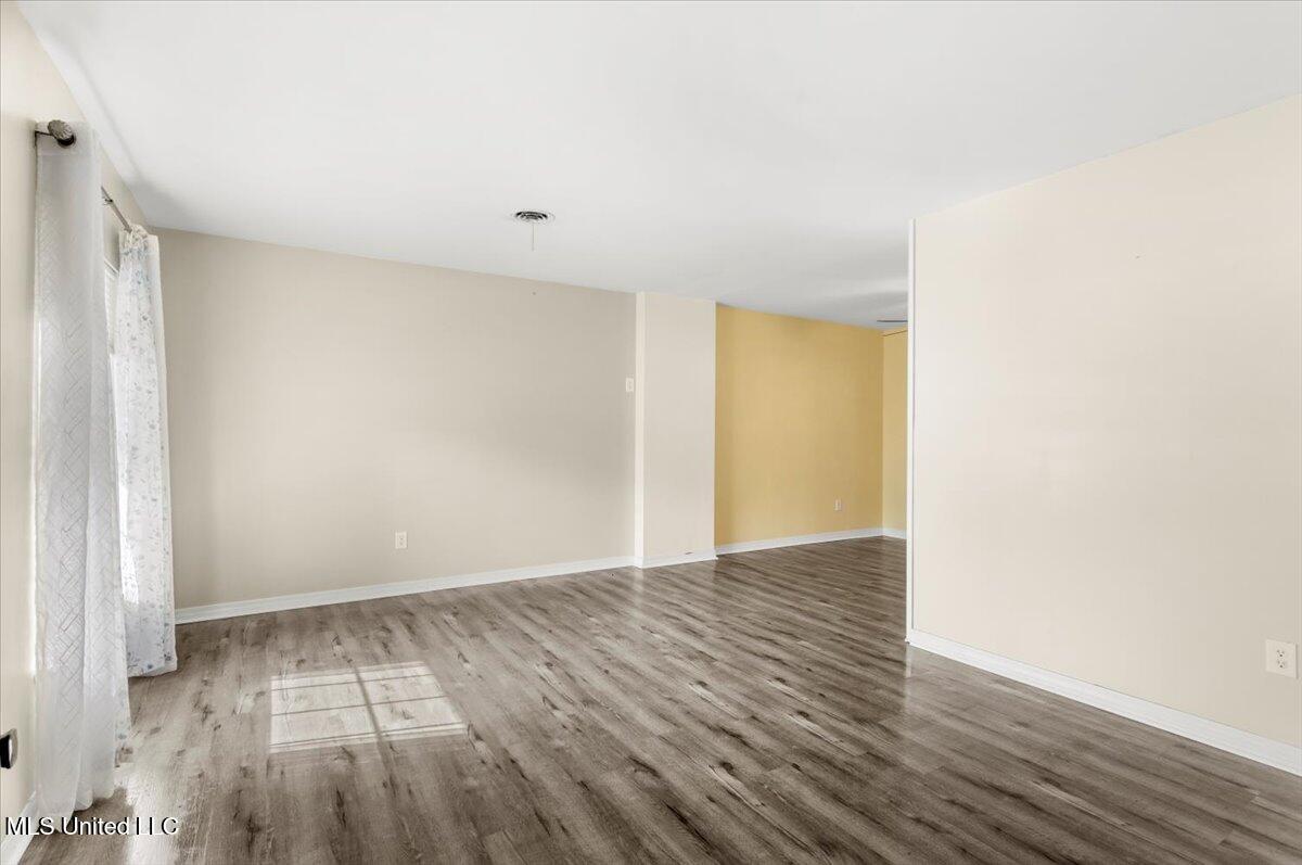139 Beachview Avenue Property Photo 5
