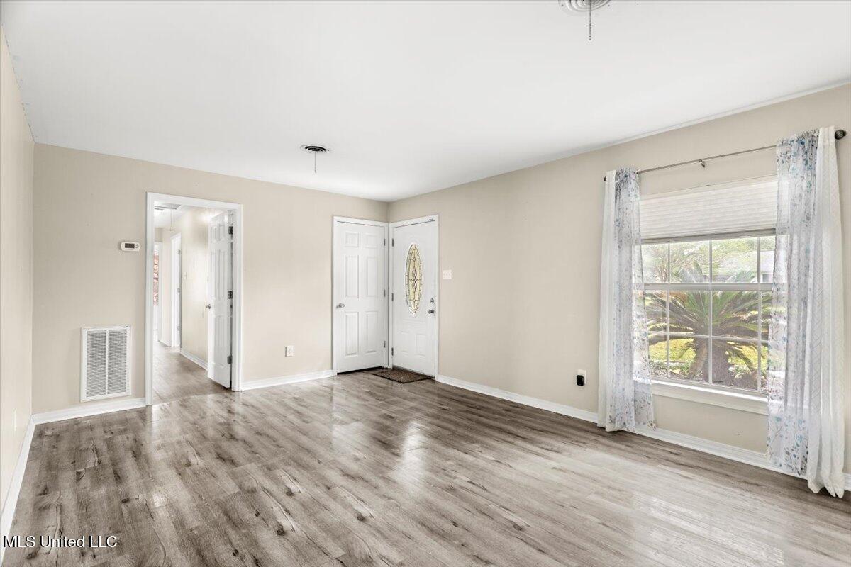 139 Beachview Avenue Property Photo 7