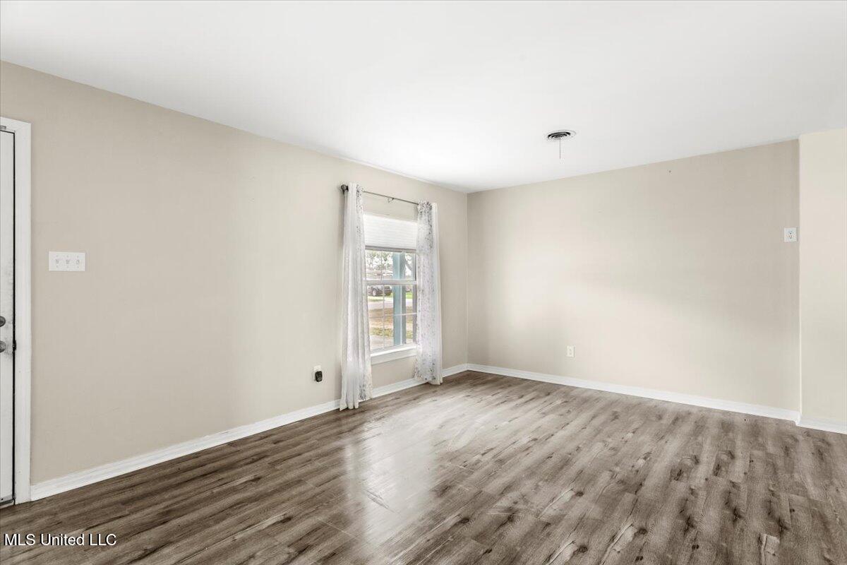 139 Beachview Avenue Property Photo 8