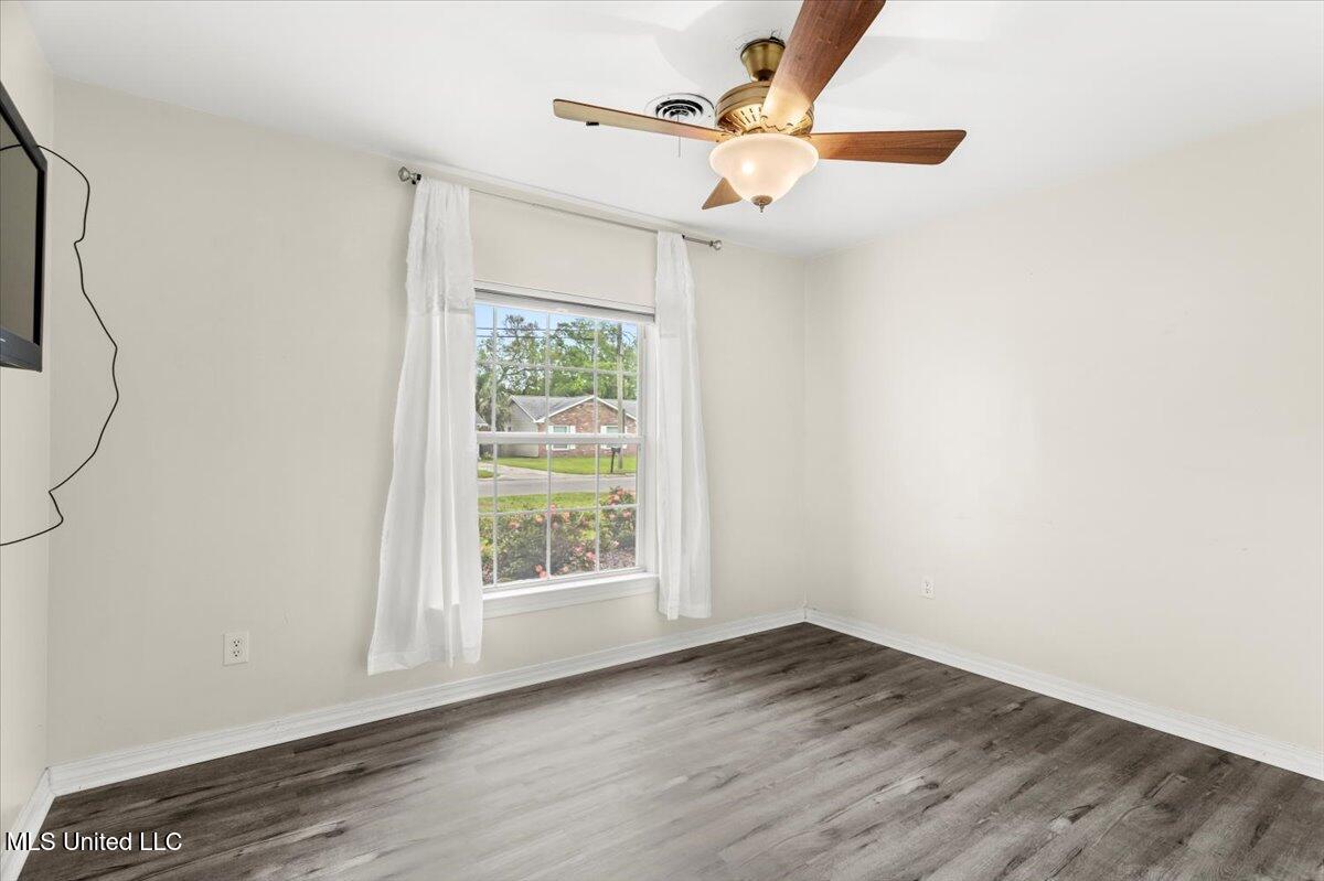 139 Beachview Avenue Property Photo 23