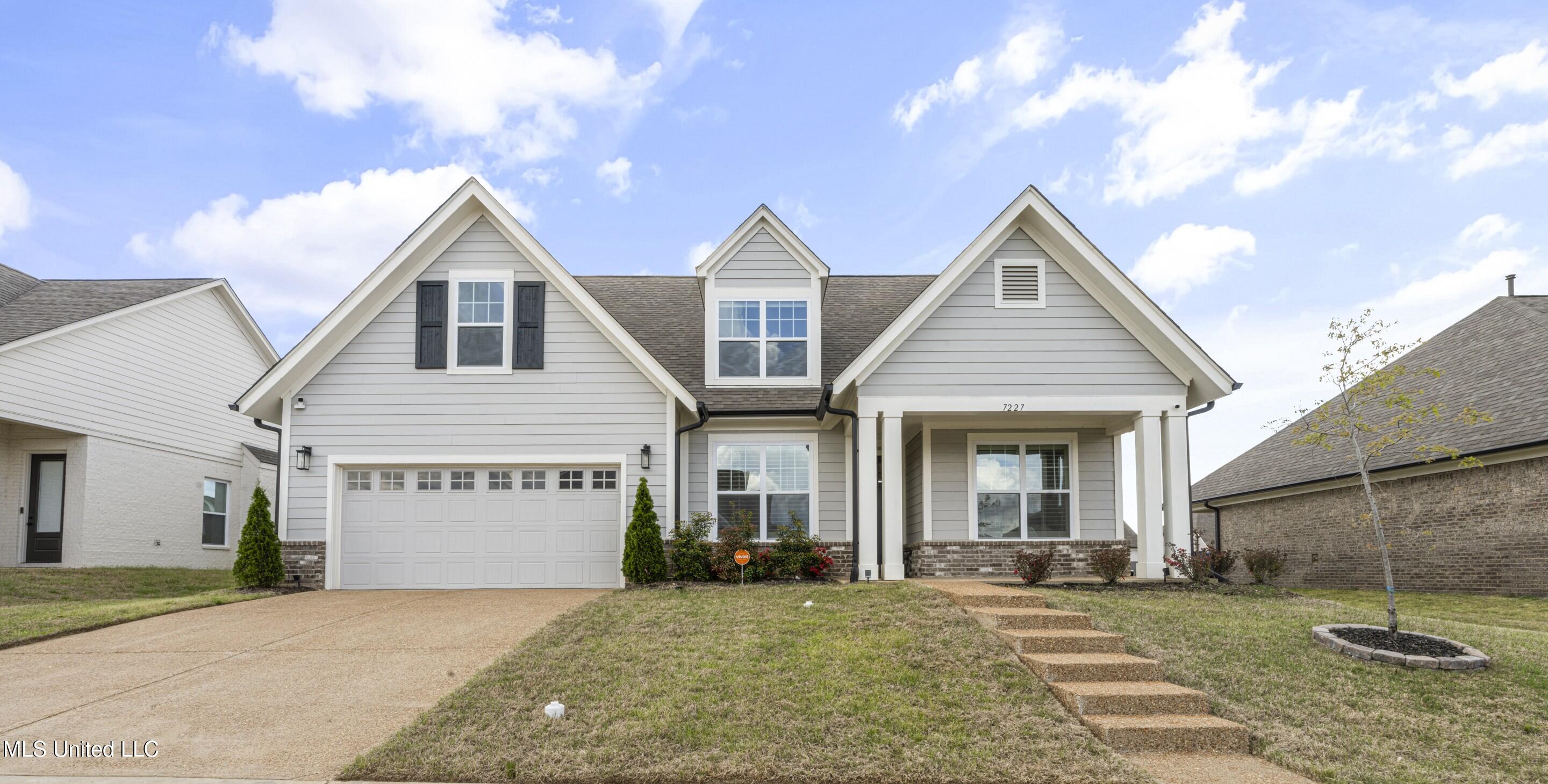 7227 Ellinwood Property Photo 1