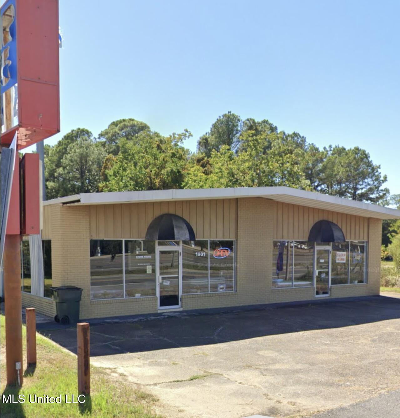 1901 Us-90 Property Photo 3