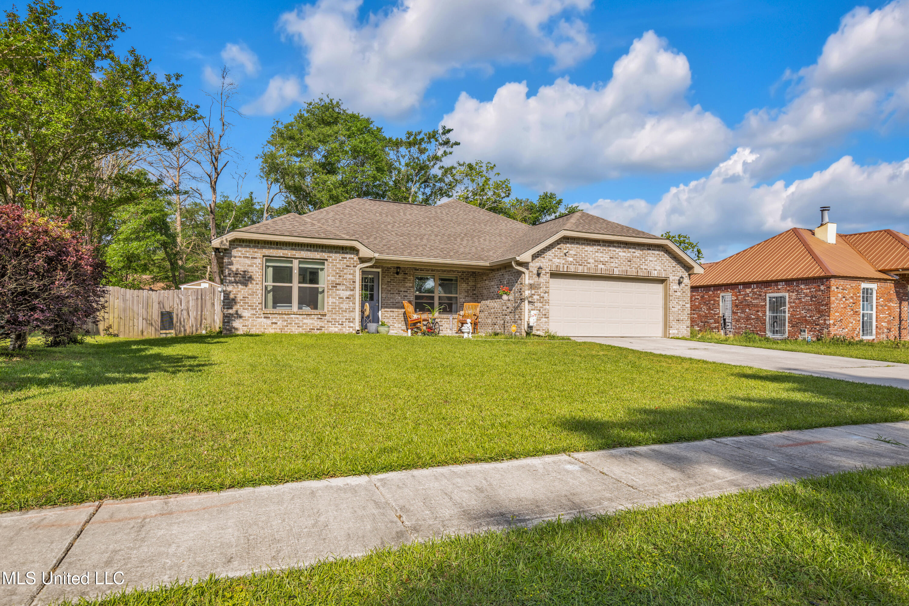 15155 Sunset Drive Property Photo 3