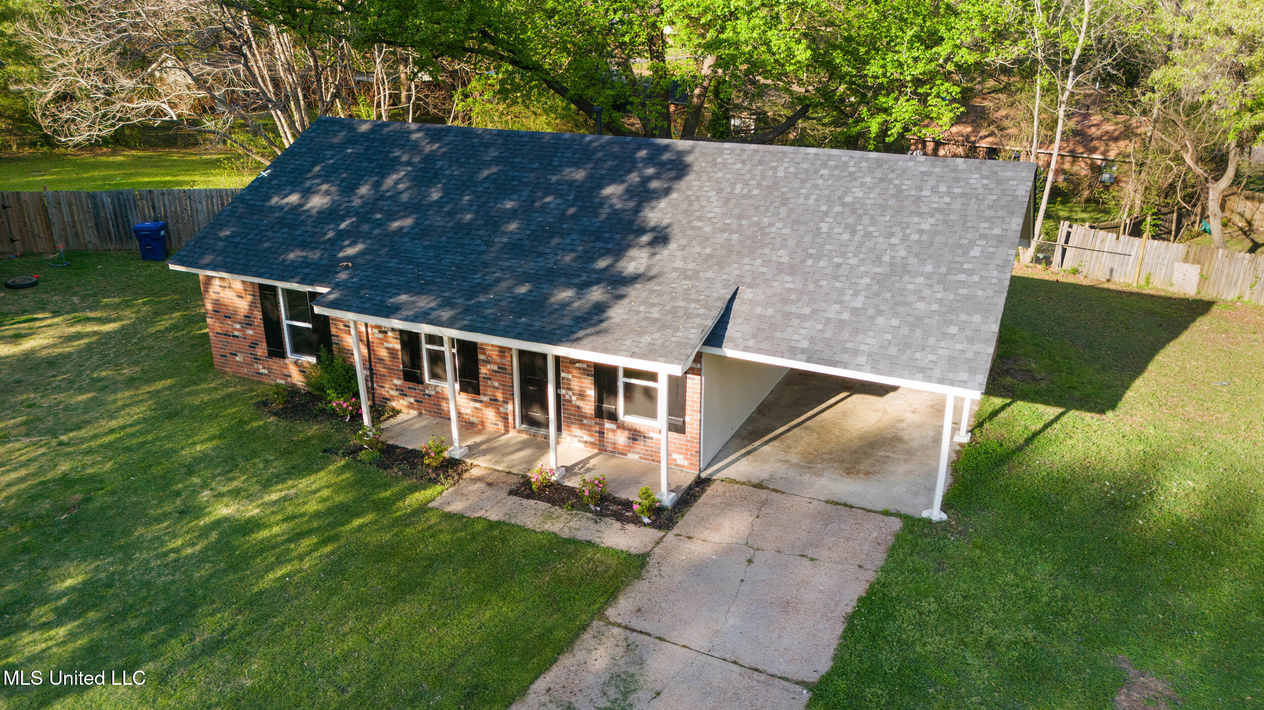 5820 Gray Cove Property Photo 1