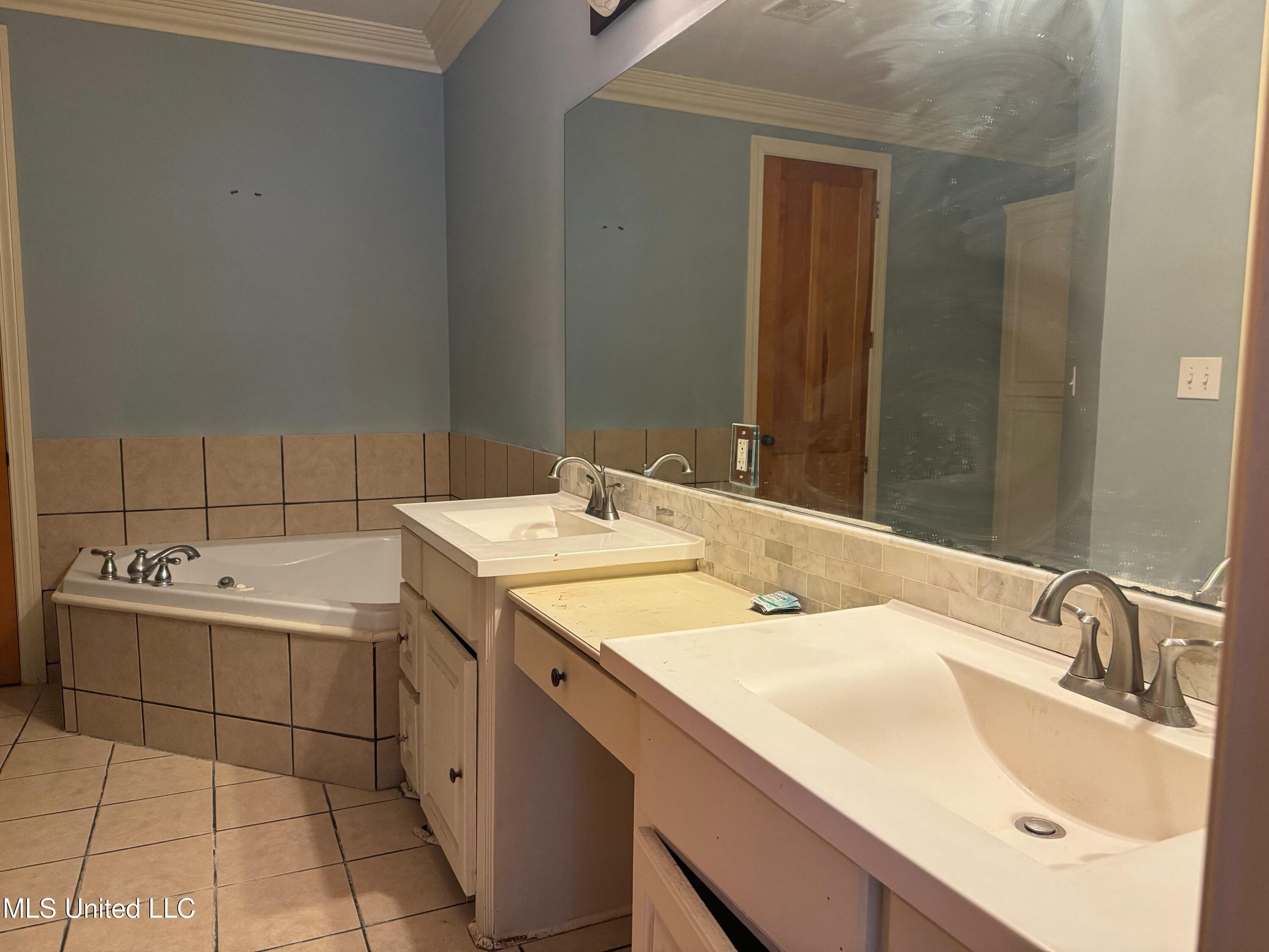 4550 Ridgewood Road Property Photo 7