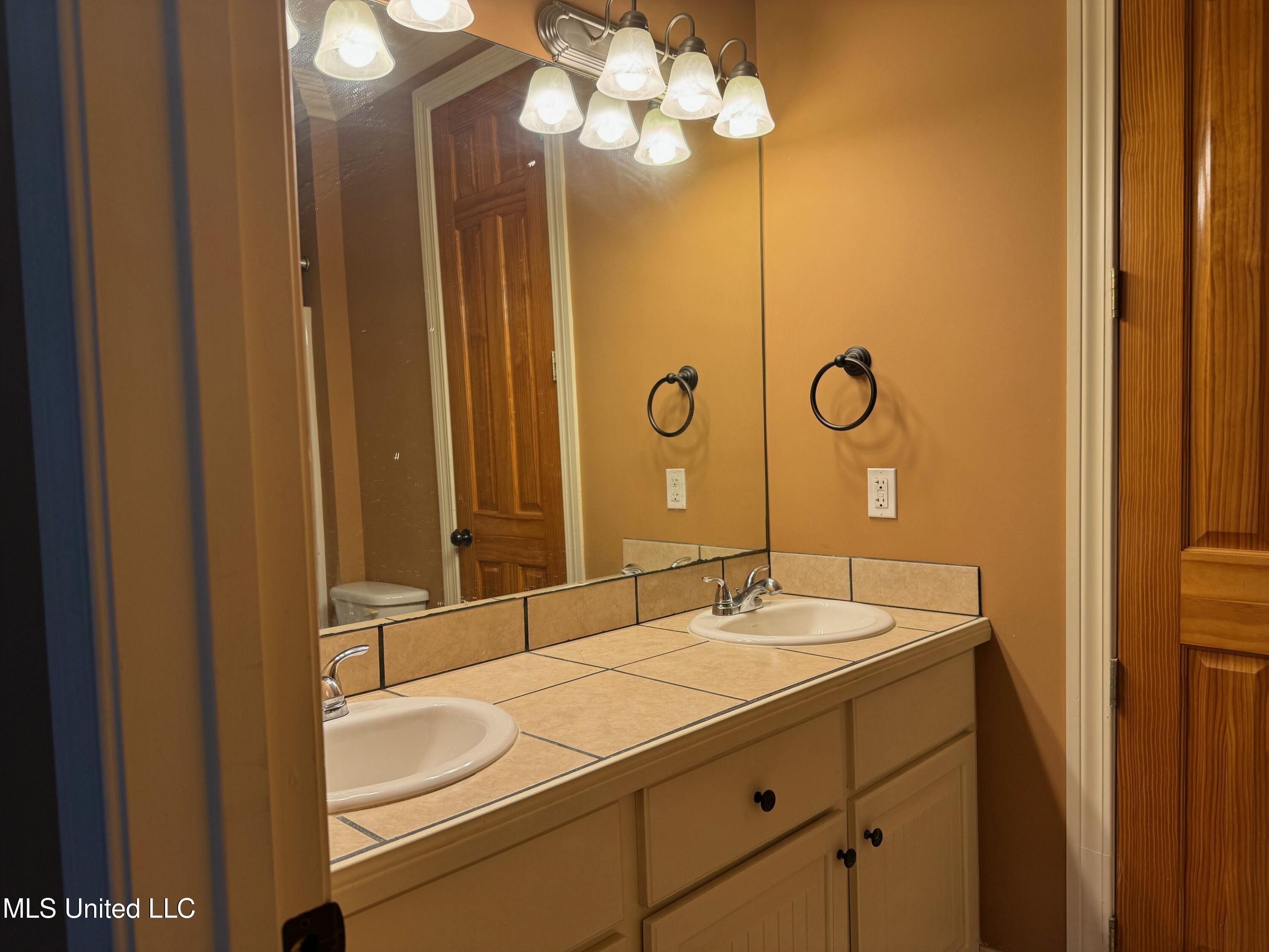 4550 Ridgewood Road Property Photo 8