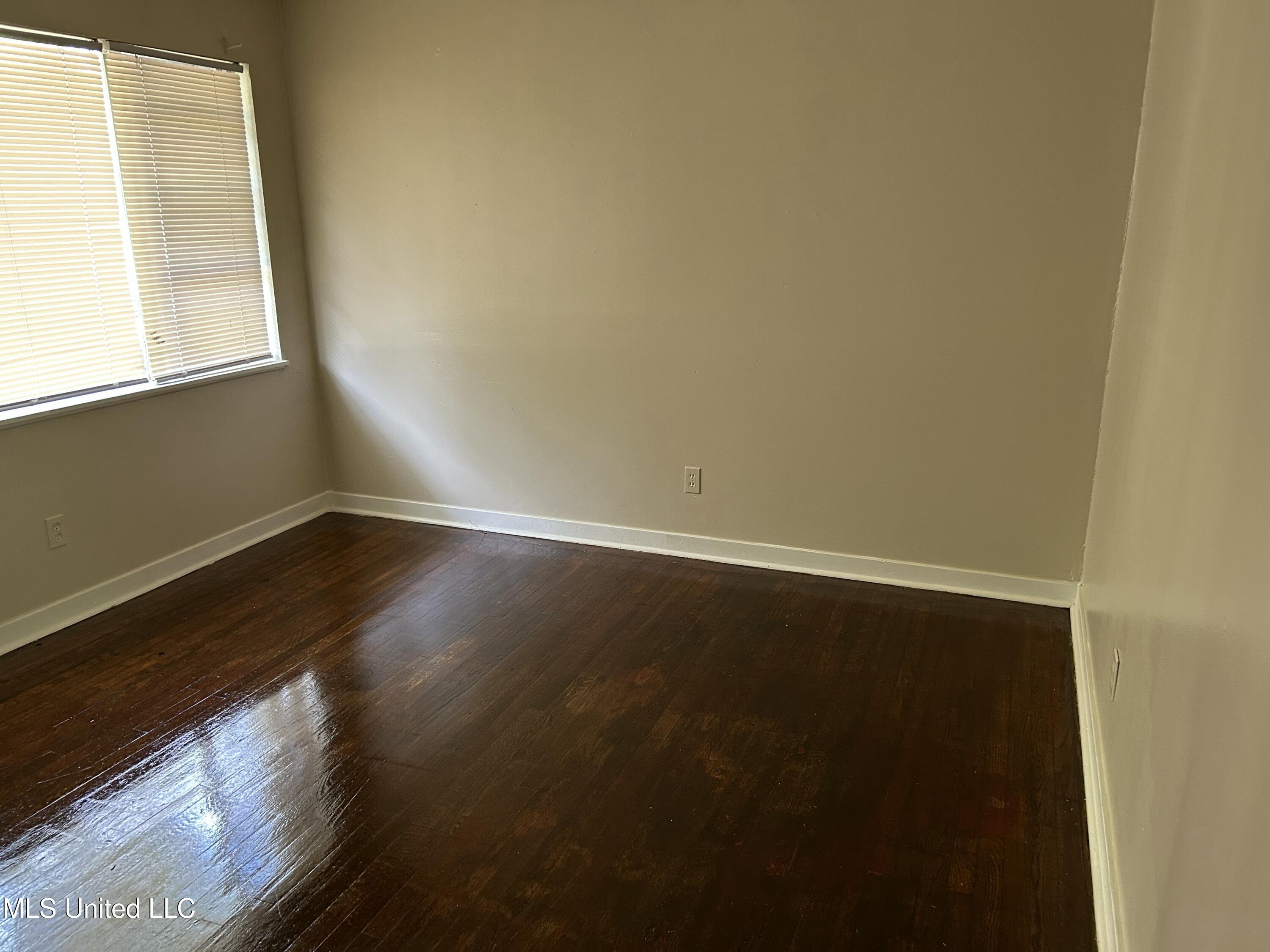 1110 Barbara Ann Drive Property Photo 3