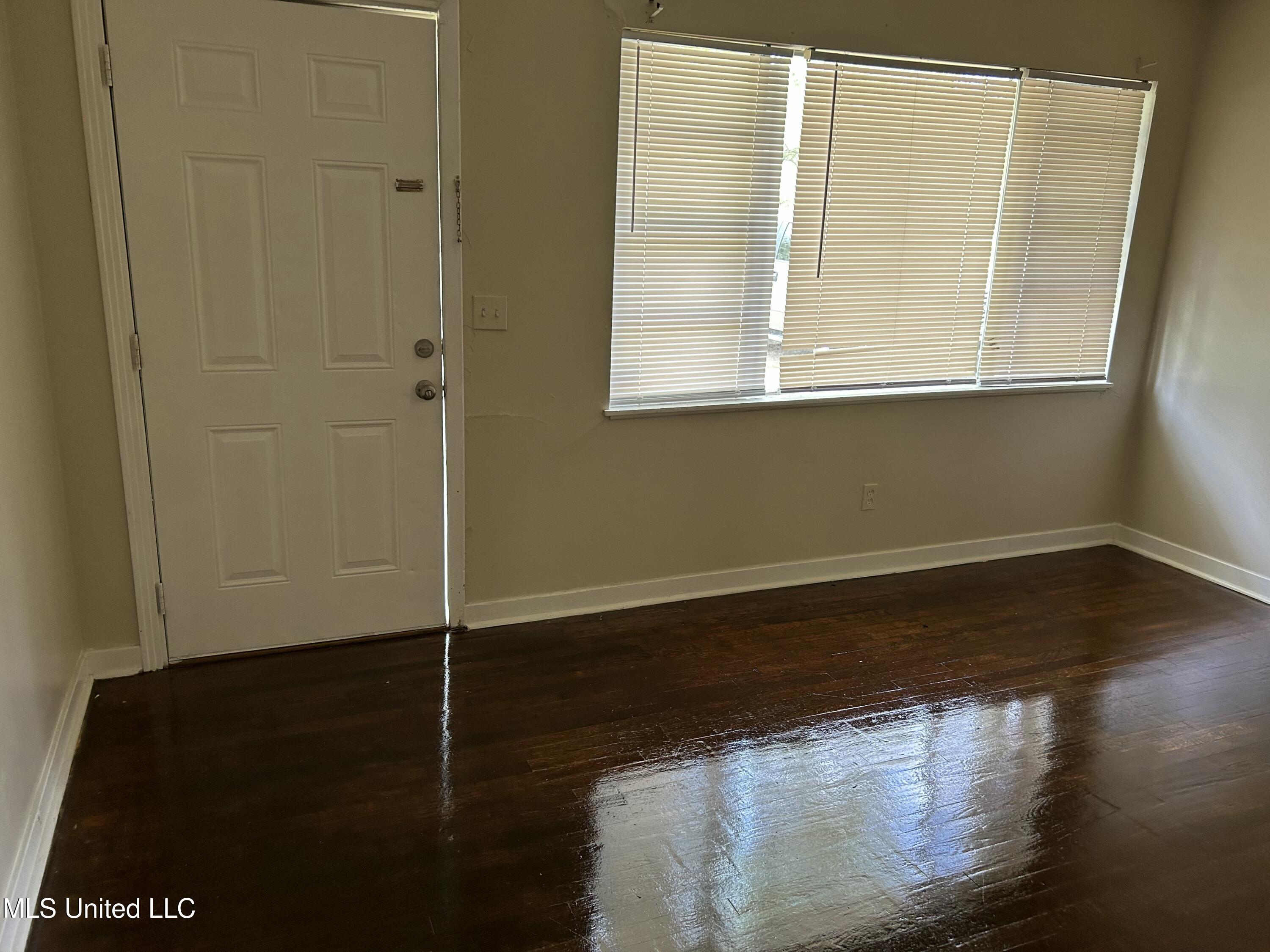 1110 Barbara Ann Drive Property Photo 4