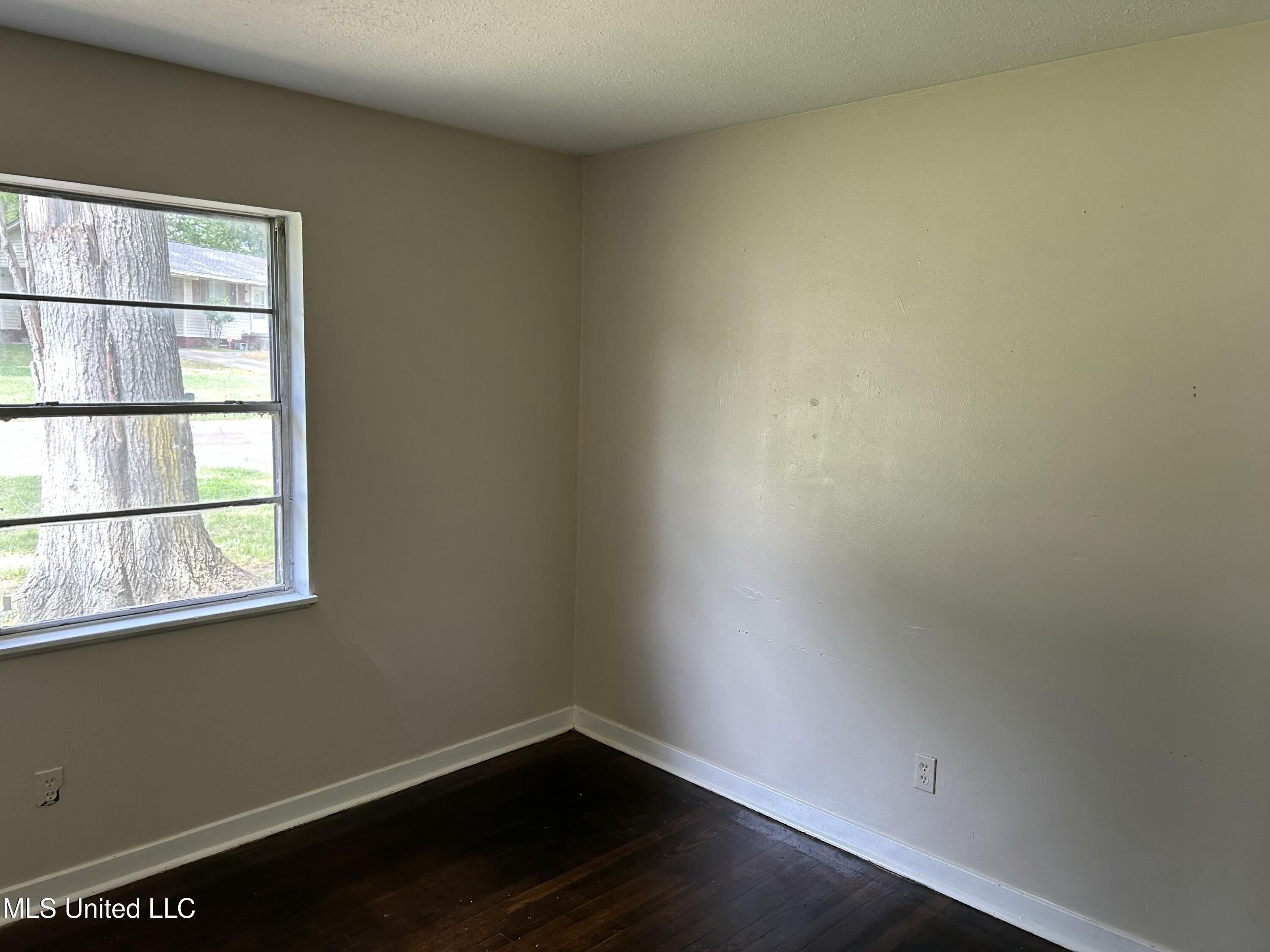 1110 Barbara Ann Drive Property Photo 6