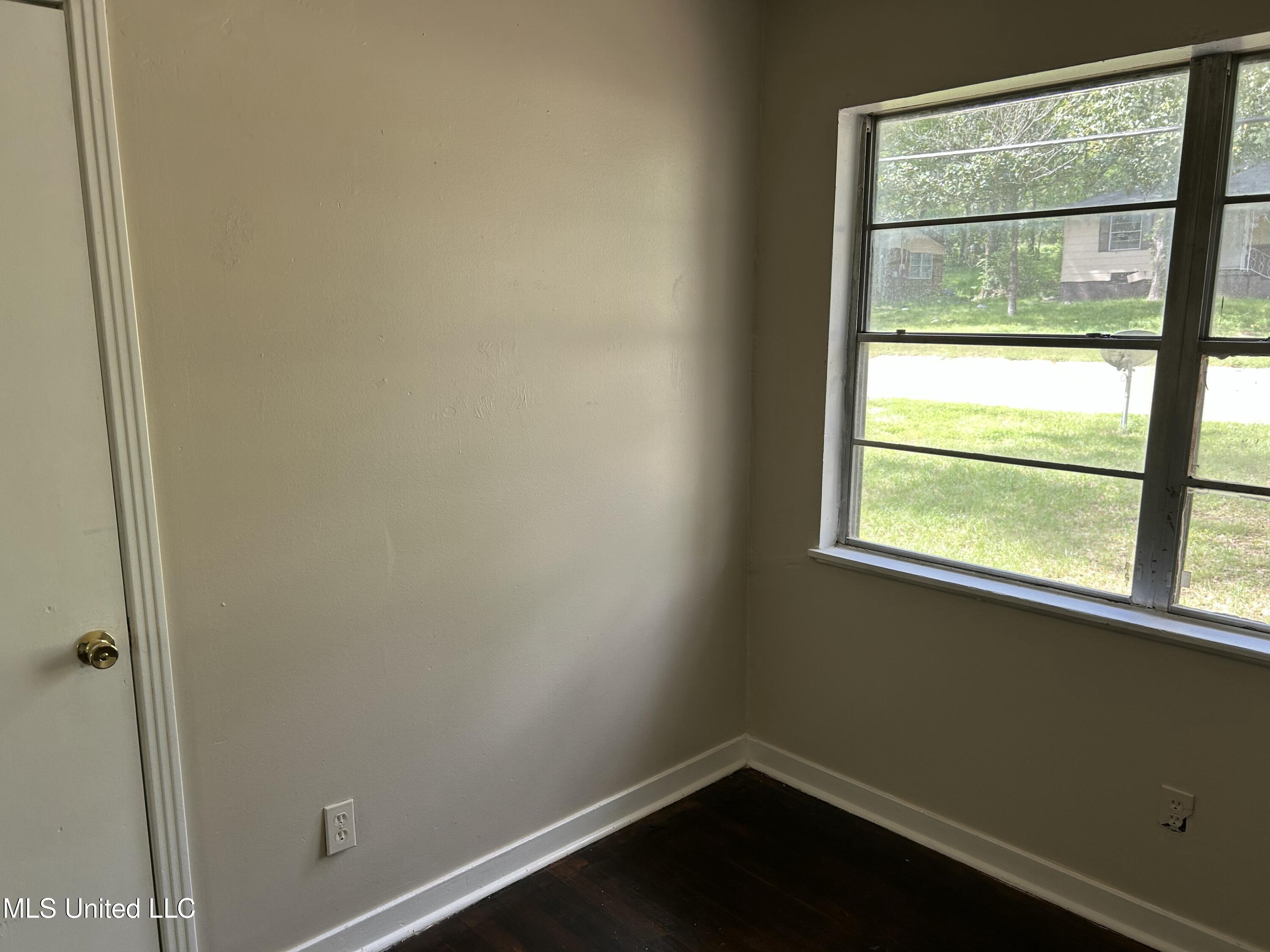 1110 Barbara Ann Drive Property Photo 8