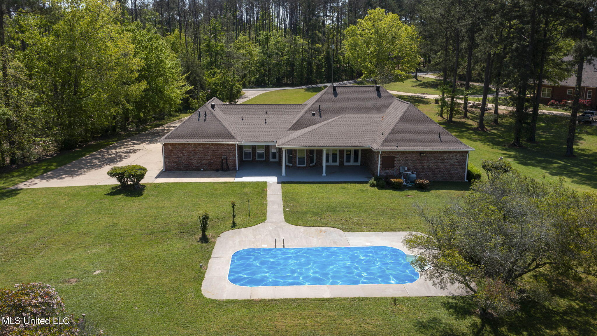 211 Lake Terrace Place Property Photo 4