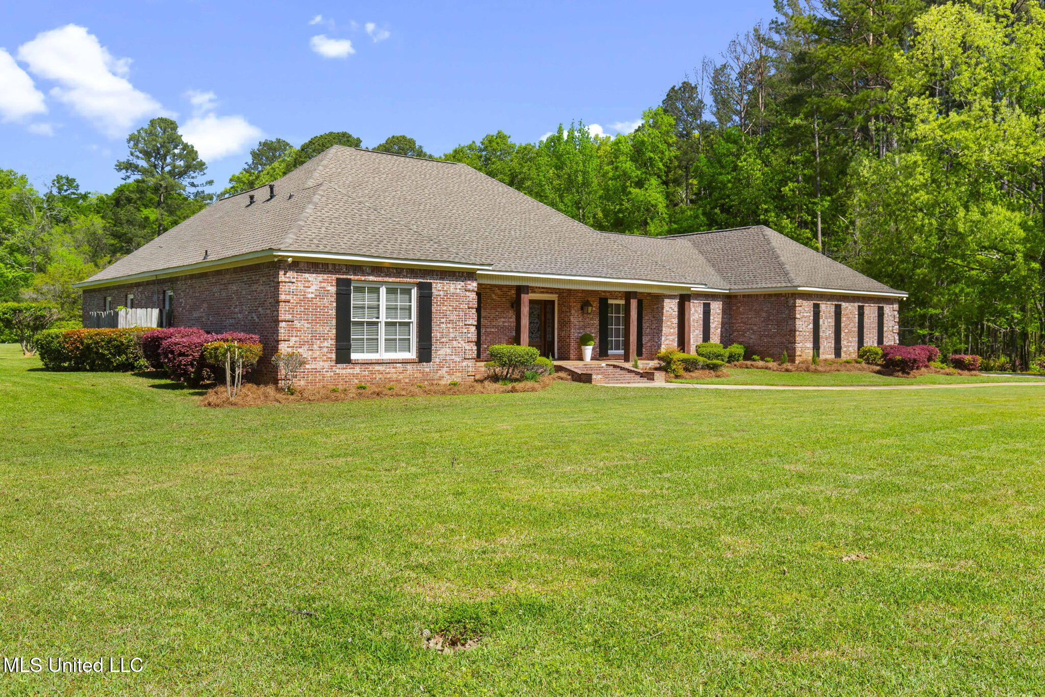 211 Lake Terrace Place Property Photo 9