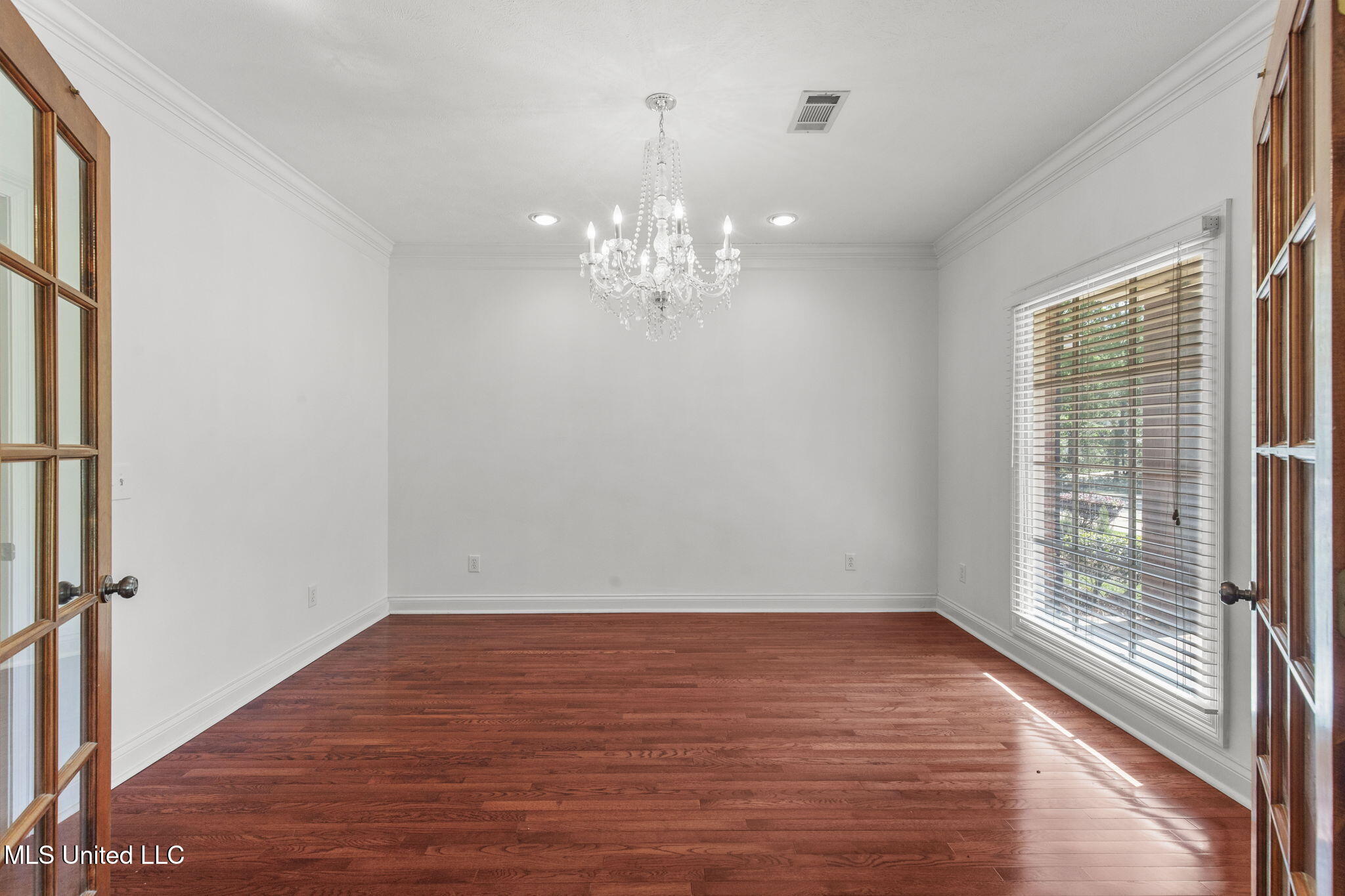 211 Lake Terrace Place Property Photo 16