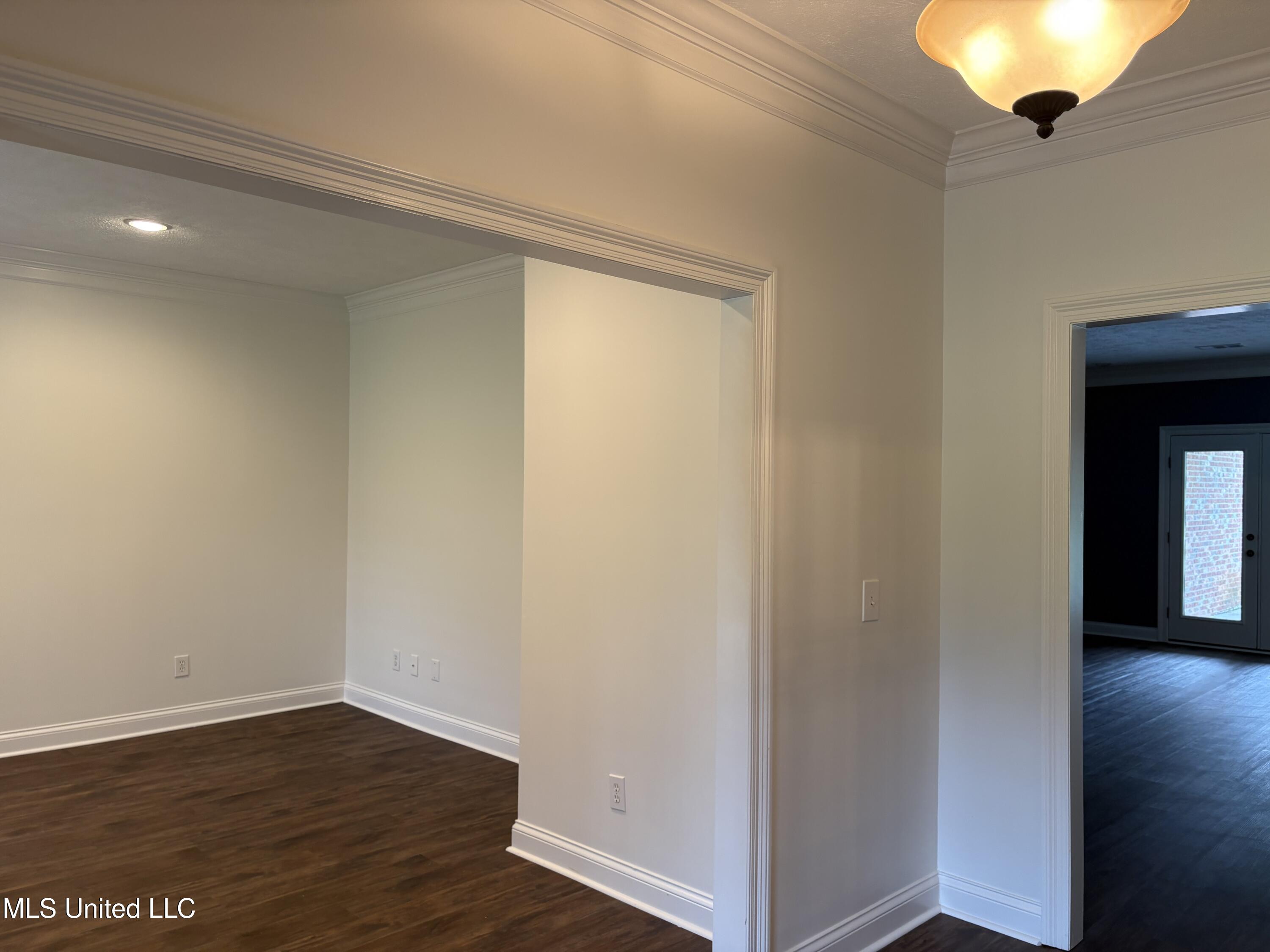 211 Lake Terrace Place Property Photo 18