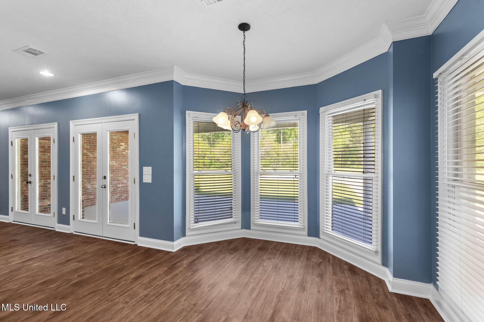 211 Lake Terrace Place Property Photo 24