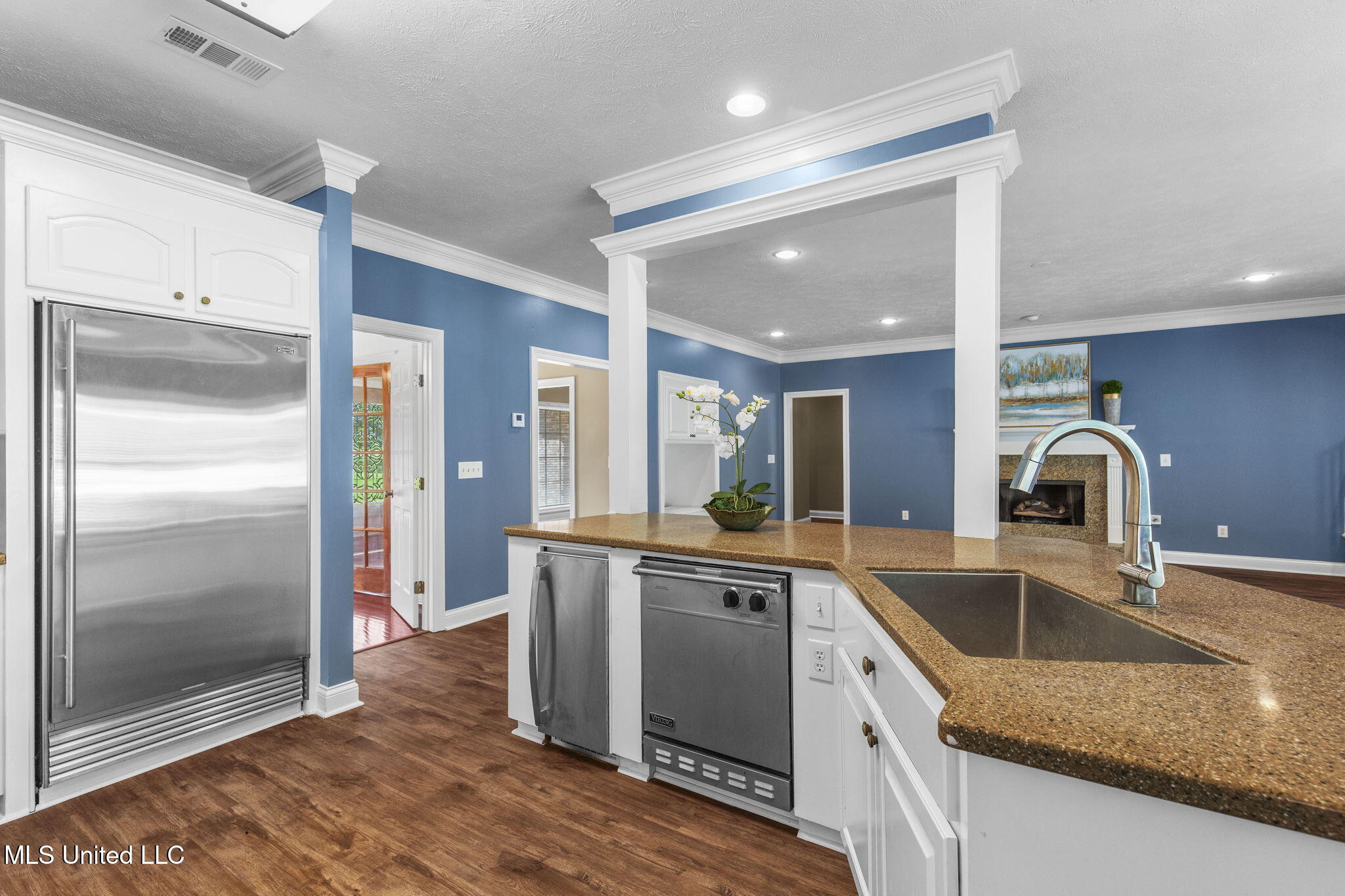 211 Lake Terrace Place Property Photo 26